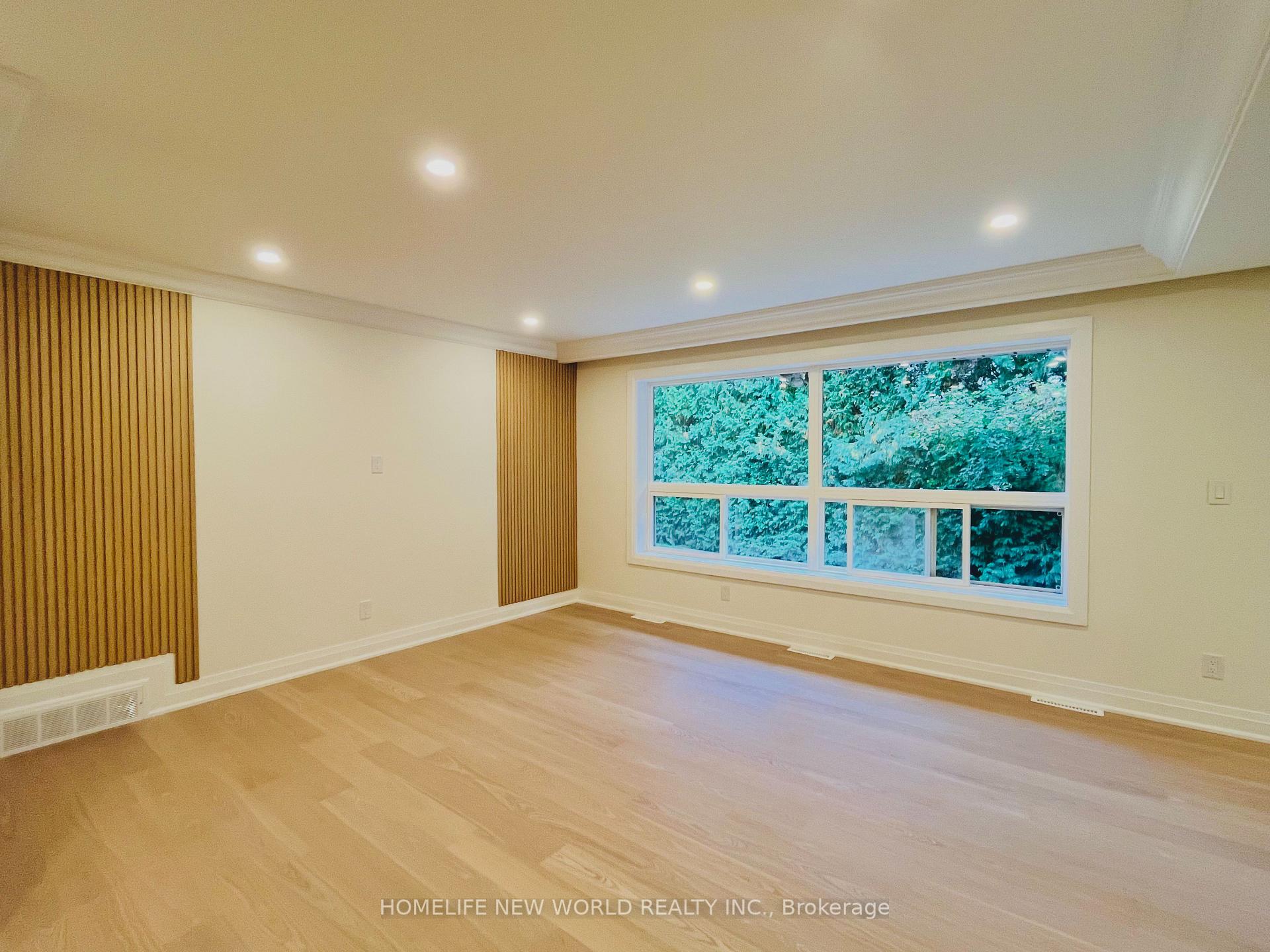 Photo 6 of 14 Rollscourt Drive, North York, St. Andrew-Windfields — HOMEH
