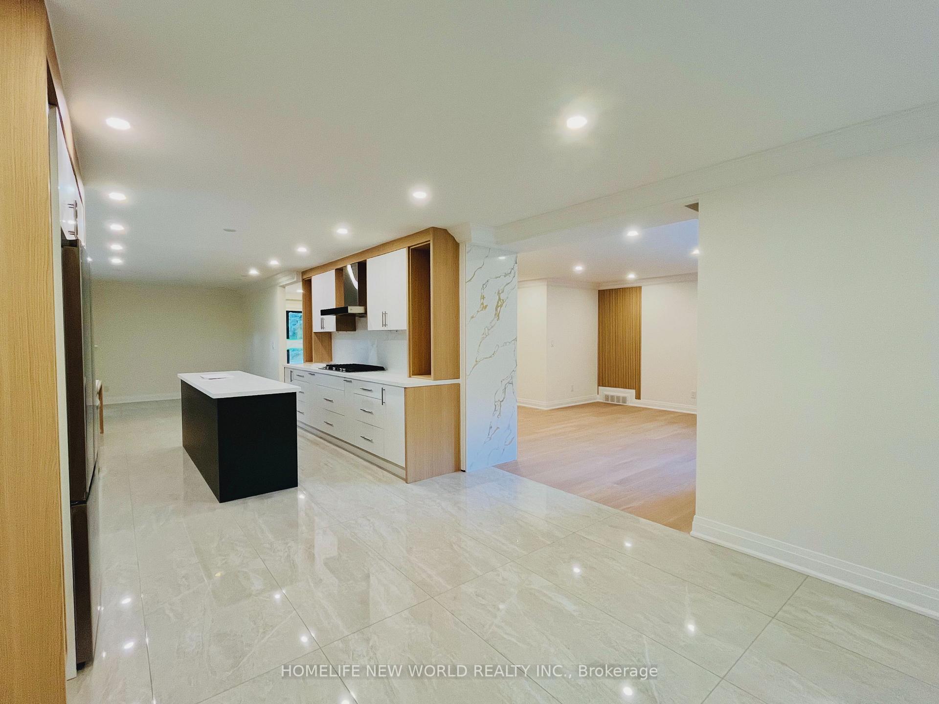 Photo 10 of 14 Rollscourt Drive, North York, St. Andrew-Windfields — HOMEH