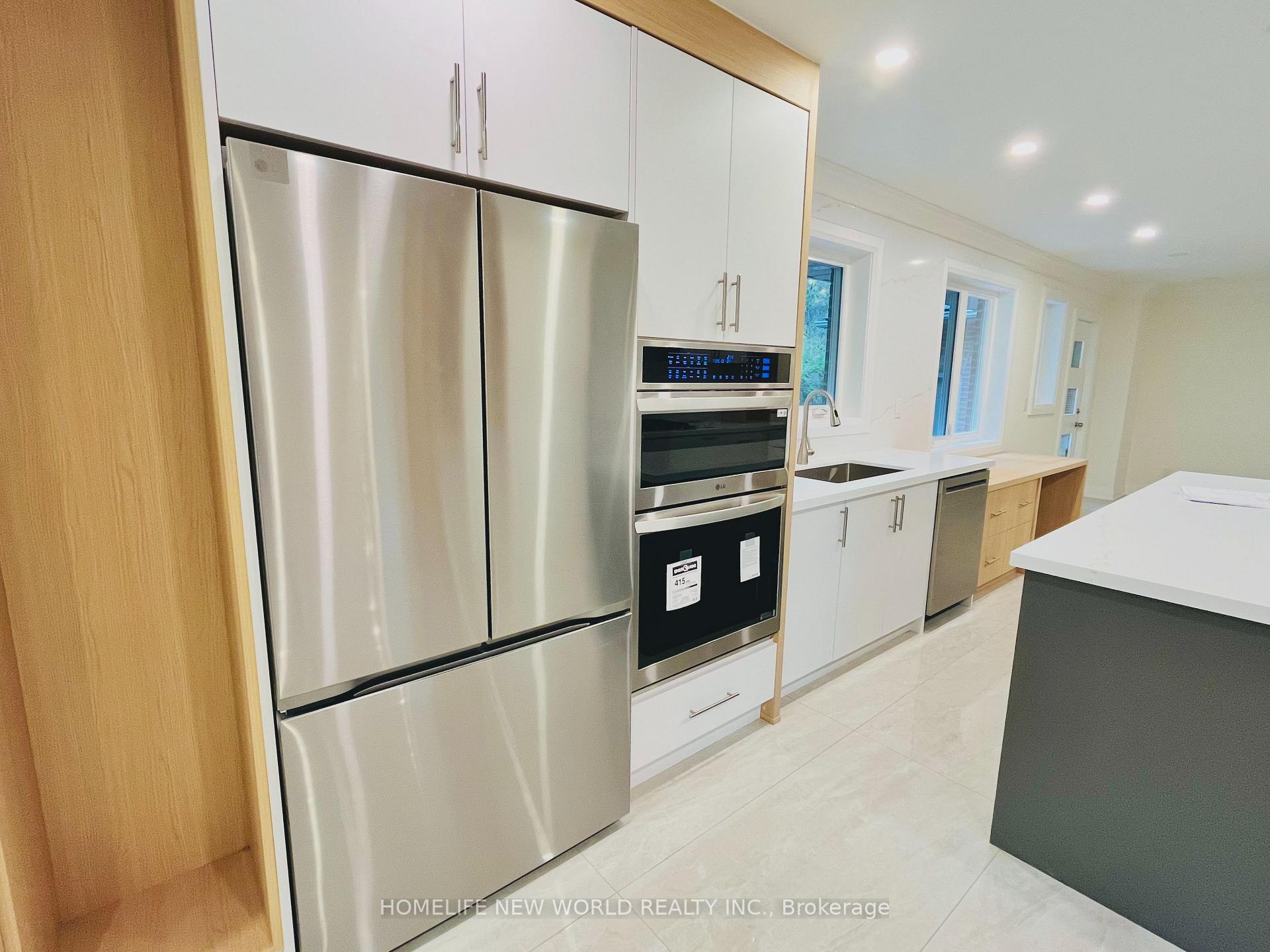 Photo 11 of 14 Rollscourt Drive, North York, St. Andrew-Windfields — HOMEH