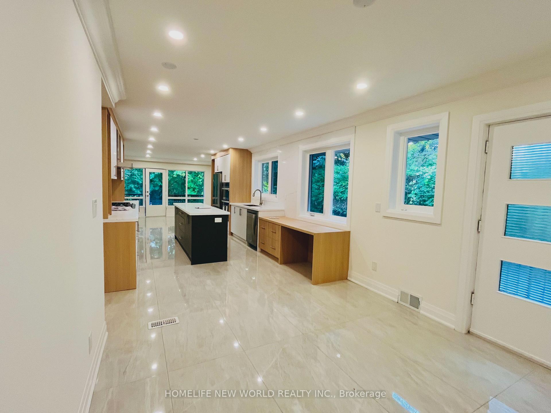 Photo 13 of 14 Rollscourt Drive, North York, St. Andrew-Windfields — HOMEH