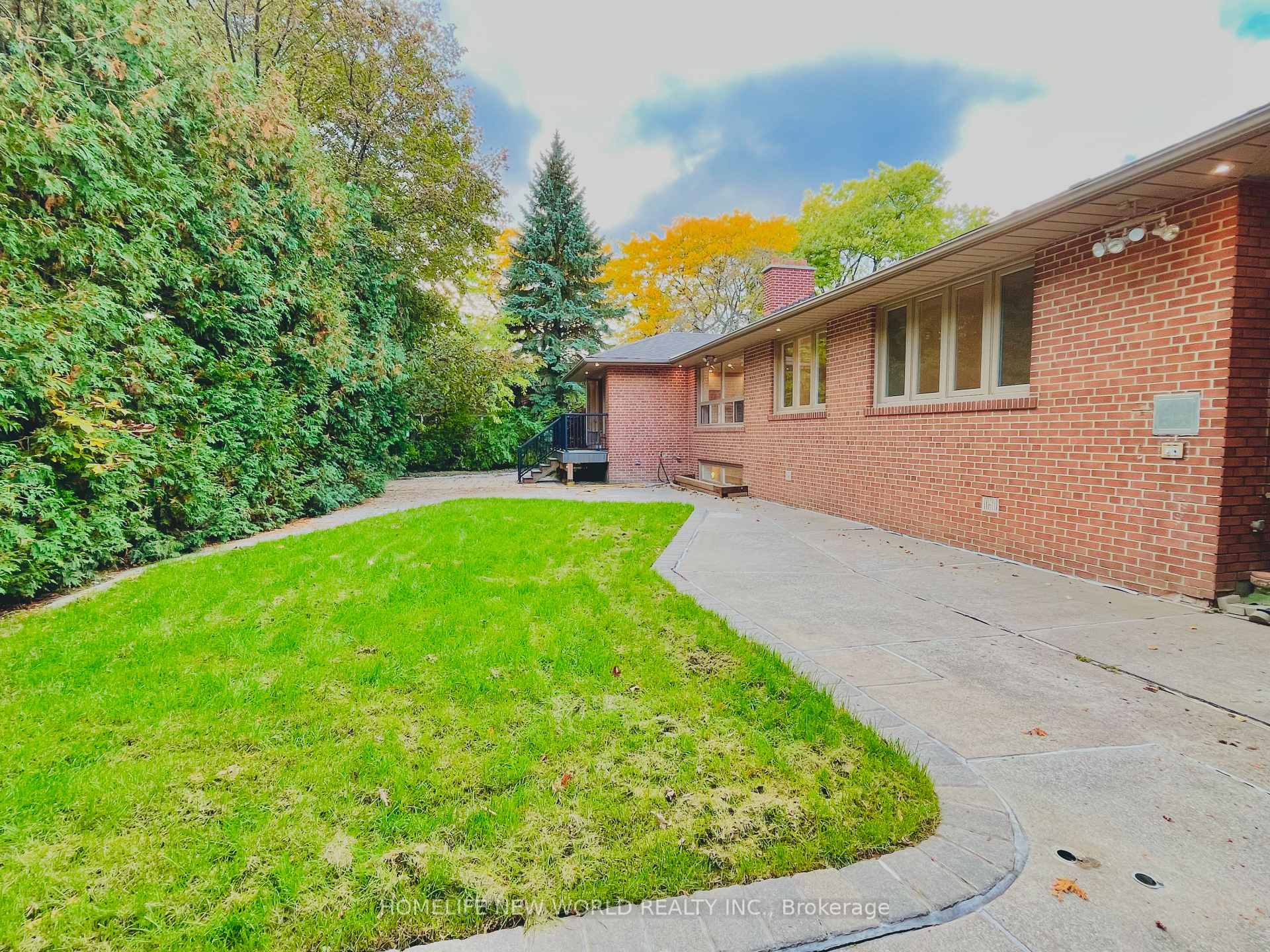 Photo 45 of 14 Rollscourt Drive, North York, St. Andrew-Windfields — HOMEH