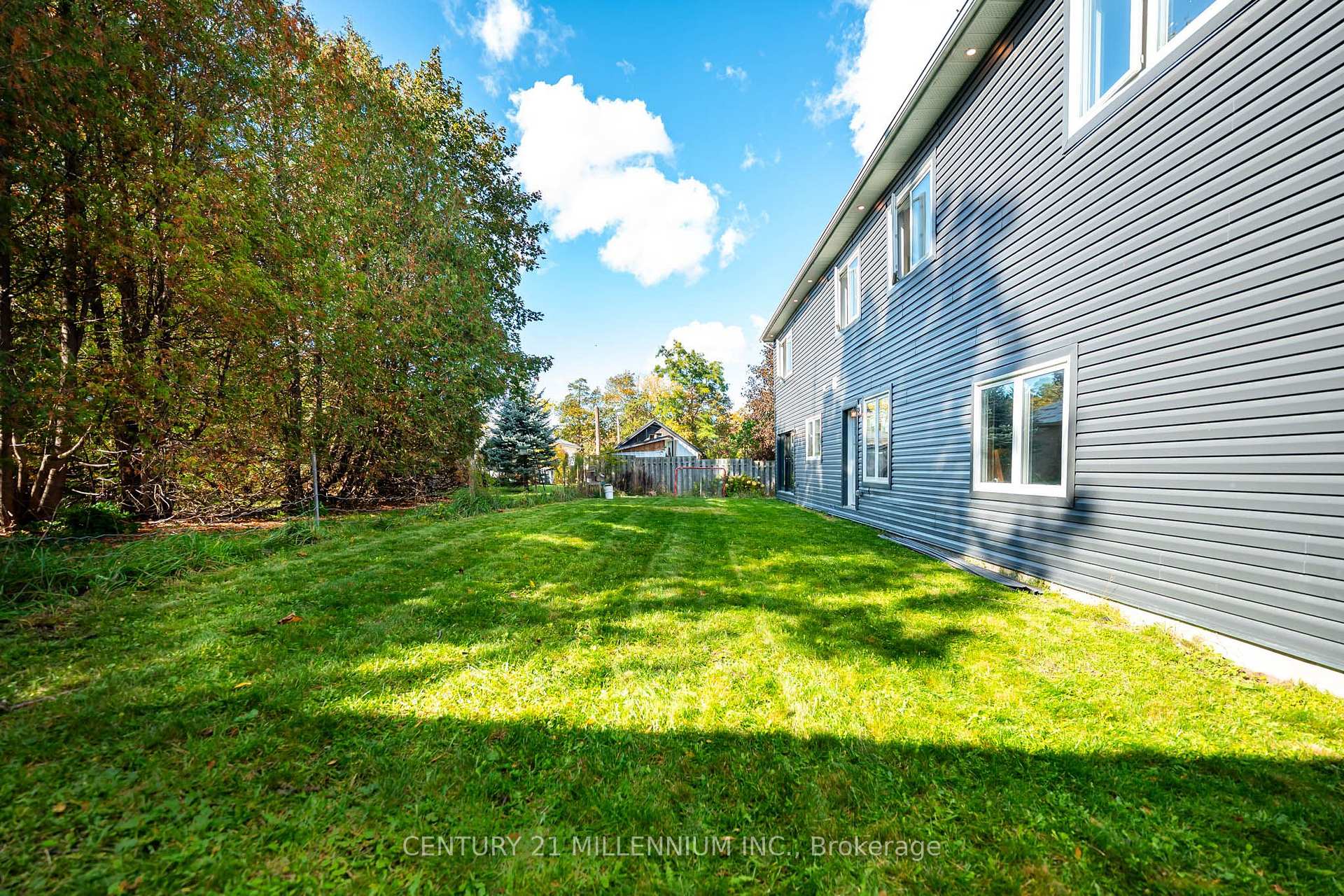 Photo 39 of 2 Amanda Street, Orangeville — HOMEH