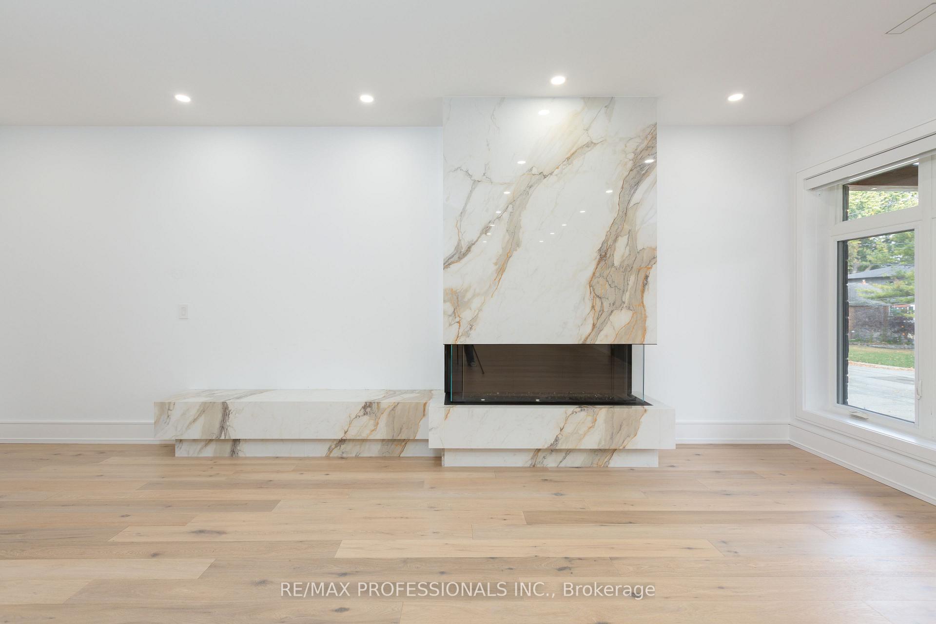 Photo 6 of 28 Martin Grove Road, Etobicoke, Islington-City Centre West — HOMEH