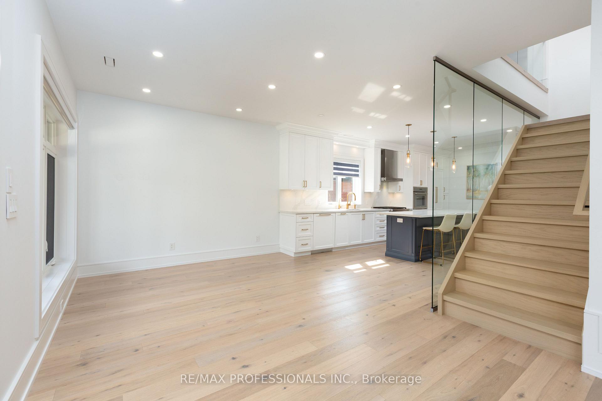 Photo 9 of 28 Martin Grove Road, Etobicoke, Islington-City Centre West — HOMEH