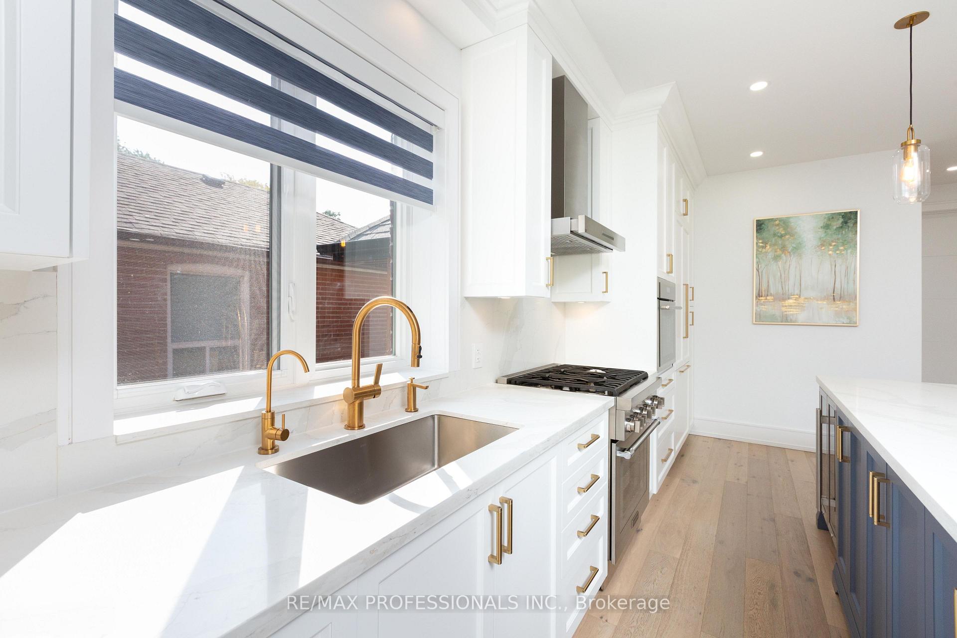Photo 11 of 28 Martin Grove Road, Etobicoke, Islington-City Centre West — HOMEH