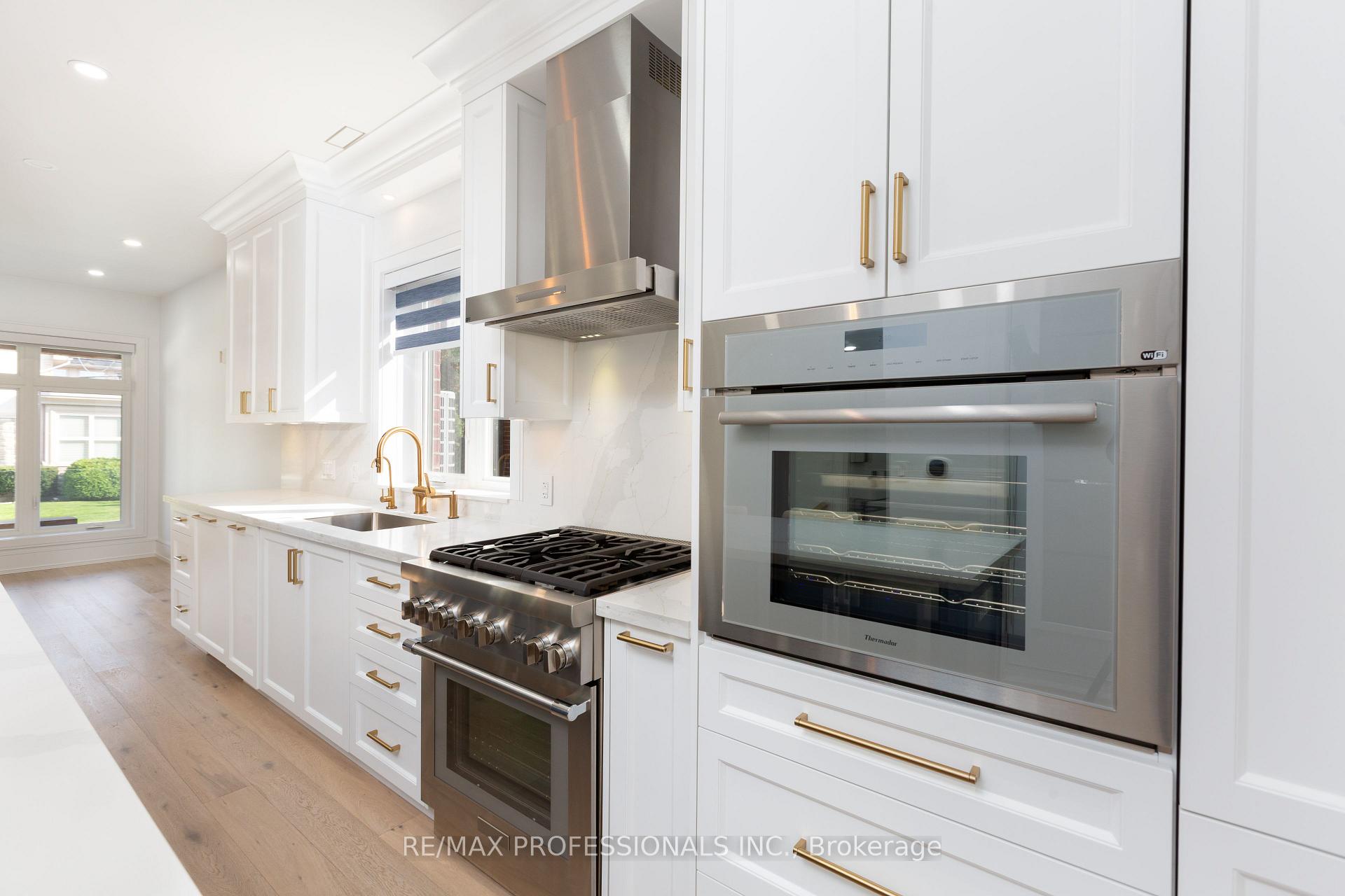 Photo 12 of 28 Martin Grove Road, Etobicoke, Islington-City Centre West — HOMEH