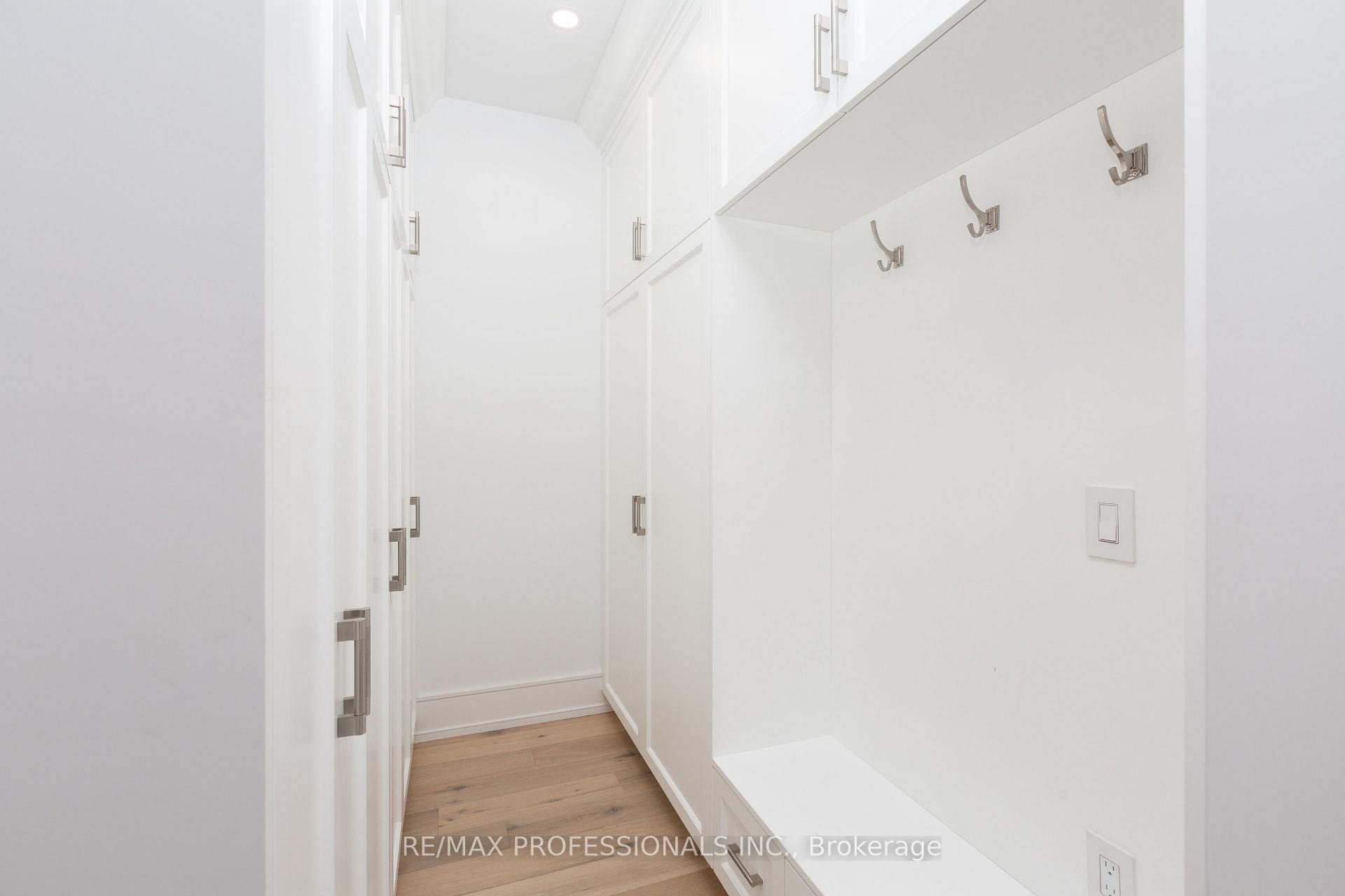 Photo 14 of 28 Martin Grove Road, Etobicoke, Islington-City Centre West — HOMEH