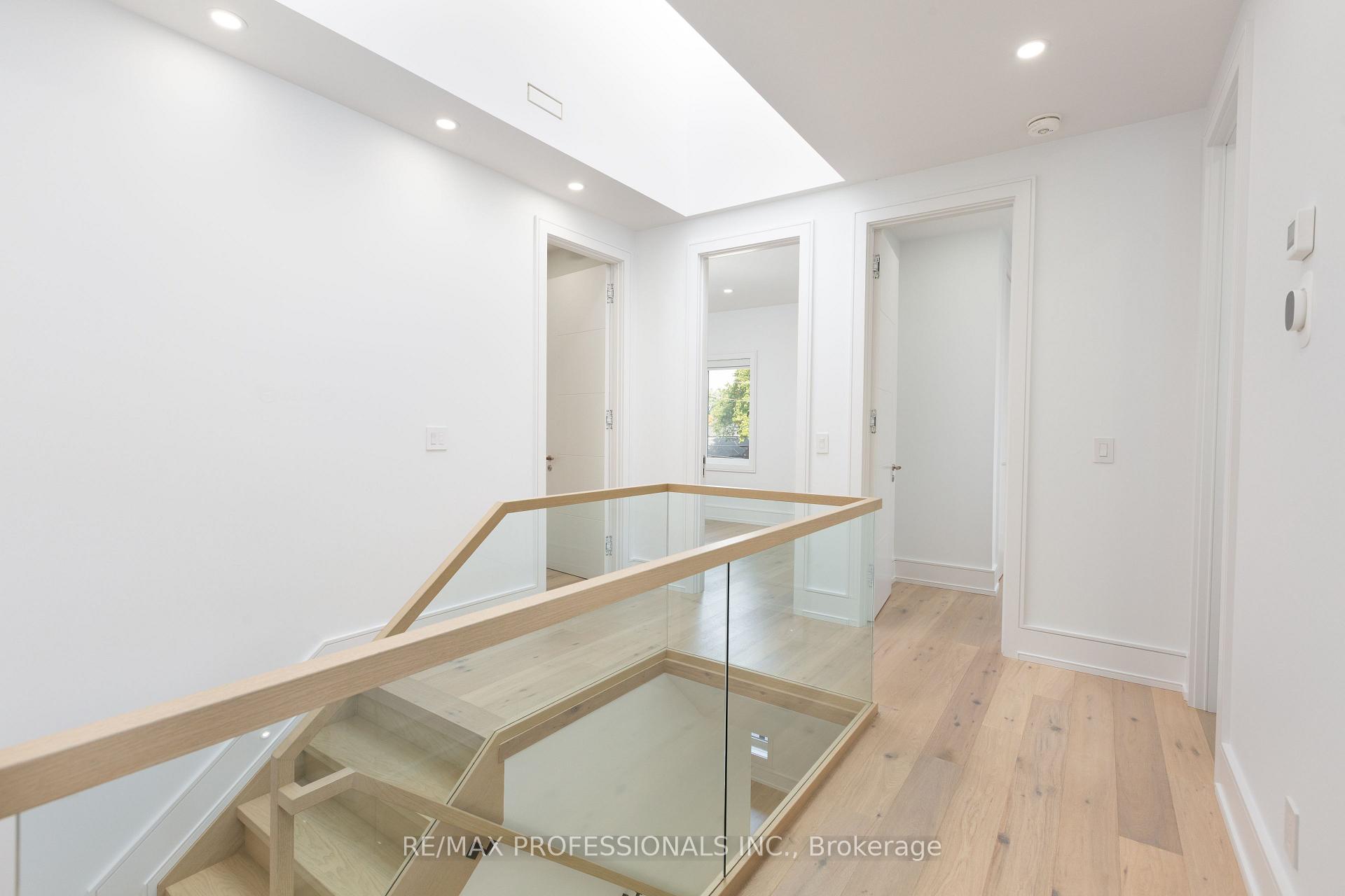 Photo 18 of 28 Martin Grove Road, Etobicoke, Islington-City Centre West — HOMEH