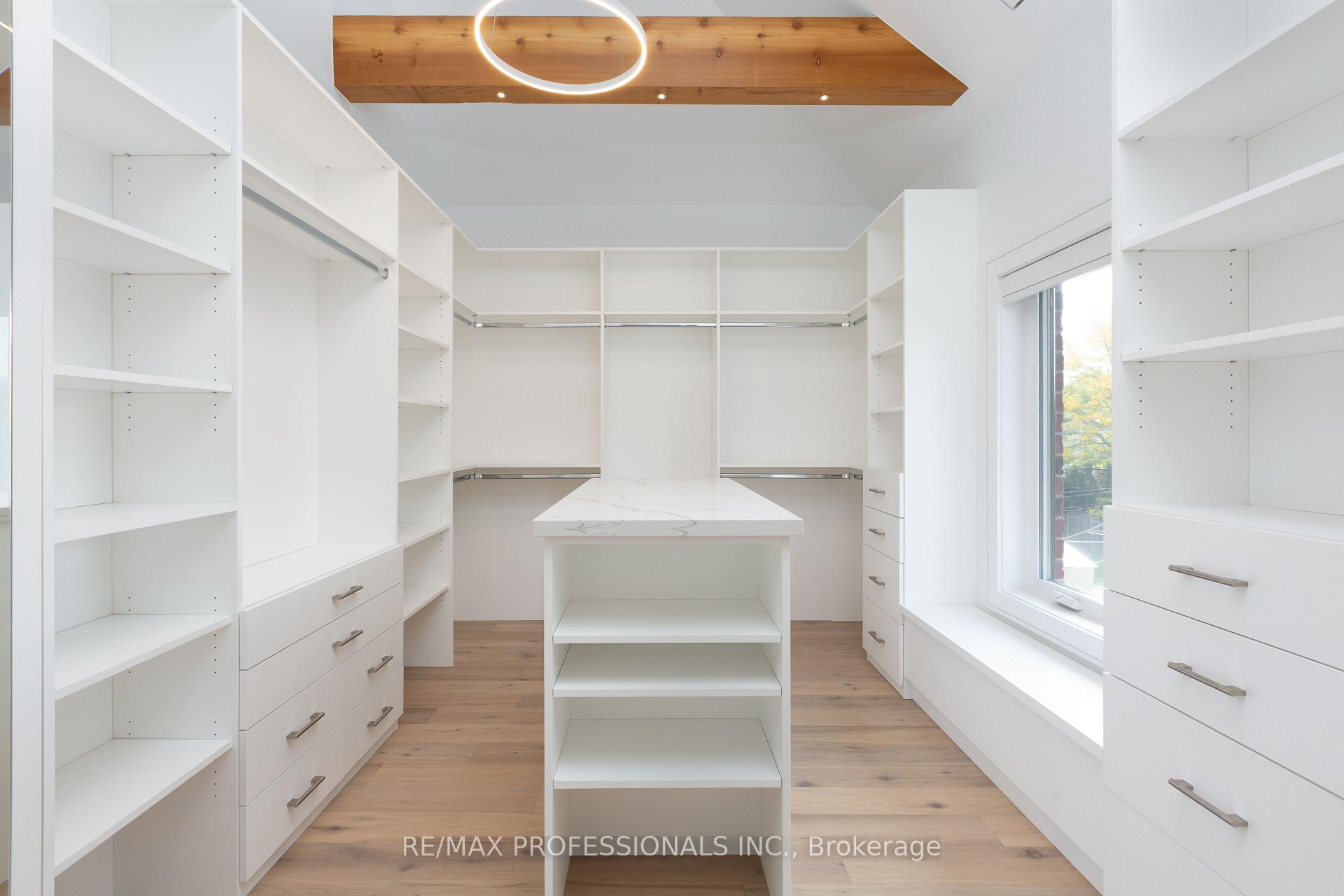 Photo 21 of 28 Martin Grove Road, Etobicoke, Islington-City Centre West — HOMEH