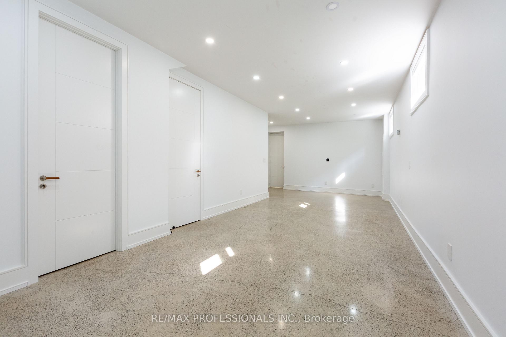 Photo 35 of 28 Martin Grove Road, Etobicoke, Islington-City Centre West — HOMEH