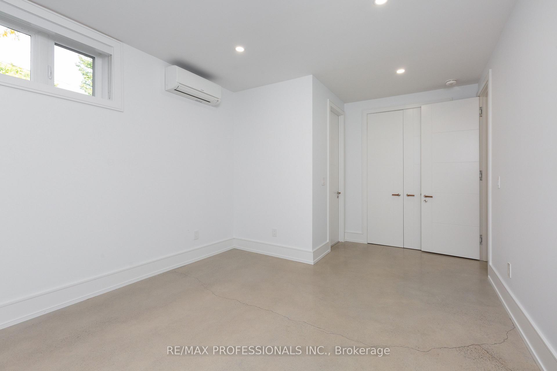 Photo 40 of 28 Martin Grove Road, Etobicoke, Islington-City Centre West — HOMEH
