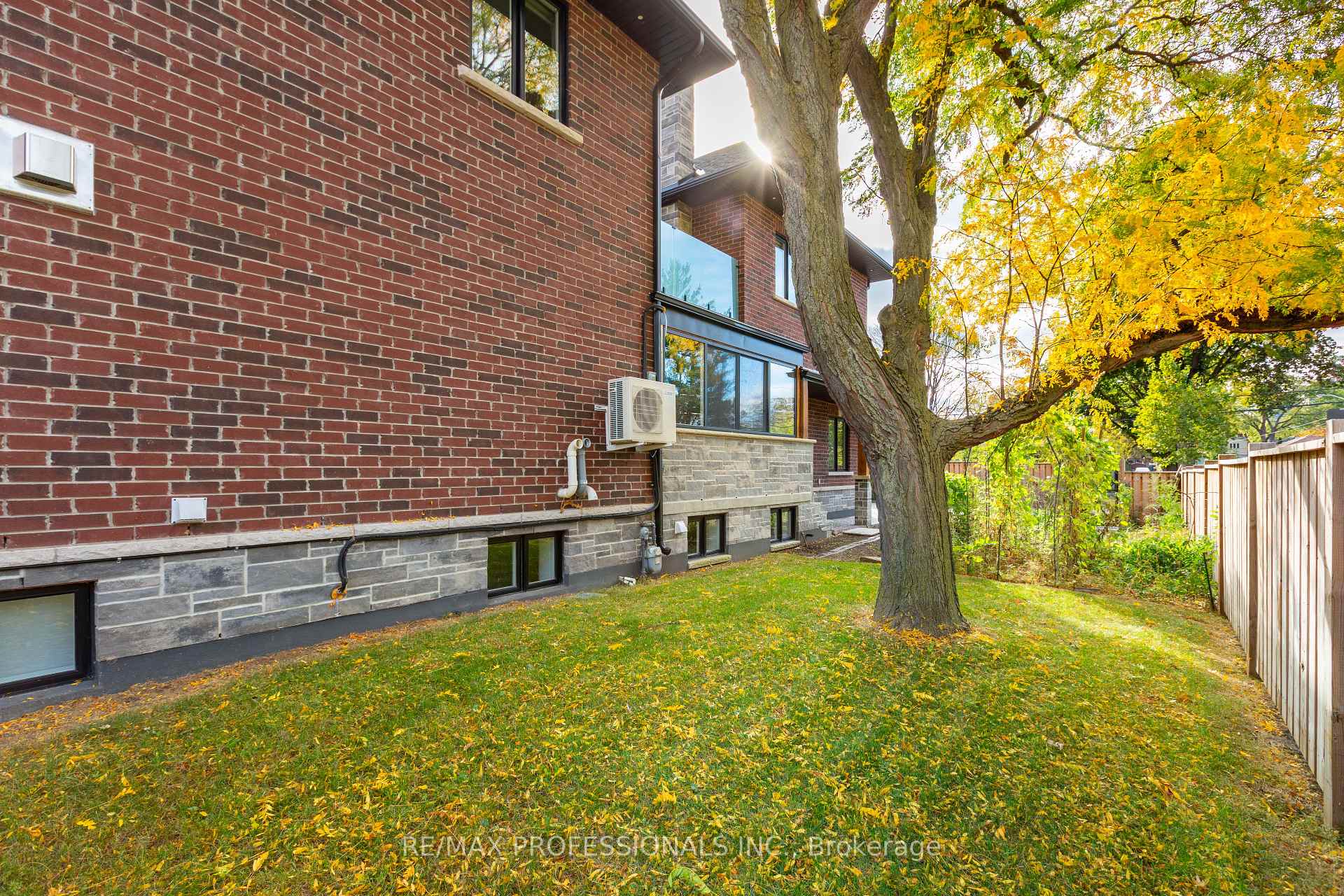 Photo 46 of 28 Martin Grove Road, Etobicoke, Islington-City Centre West — HOMEH