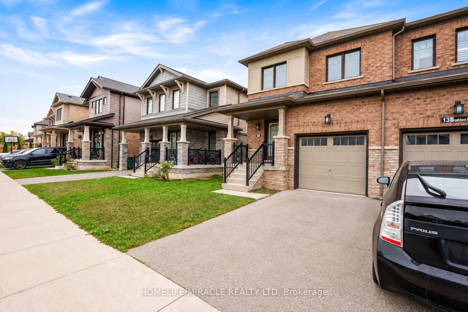 Photo 3 of 15 Bradshaw Drive, Hamilton, Stoney Creek Mountain — HOMEH