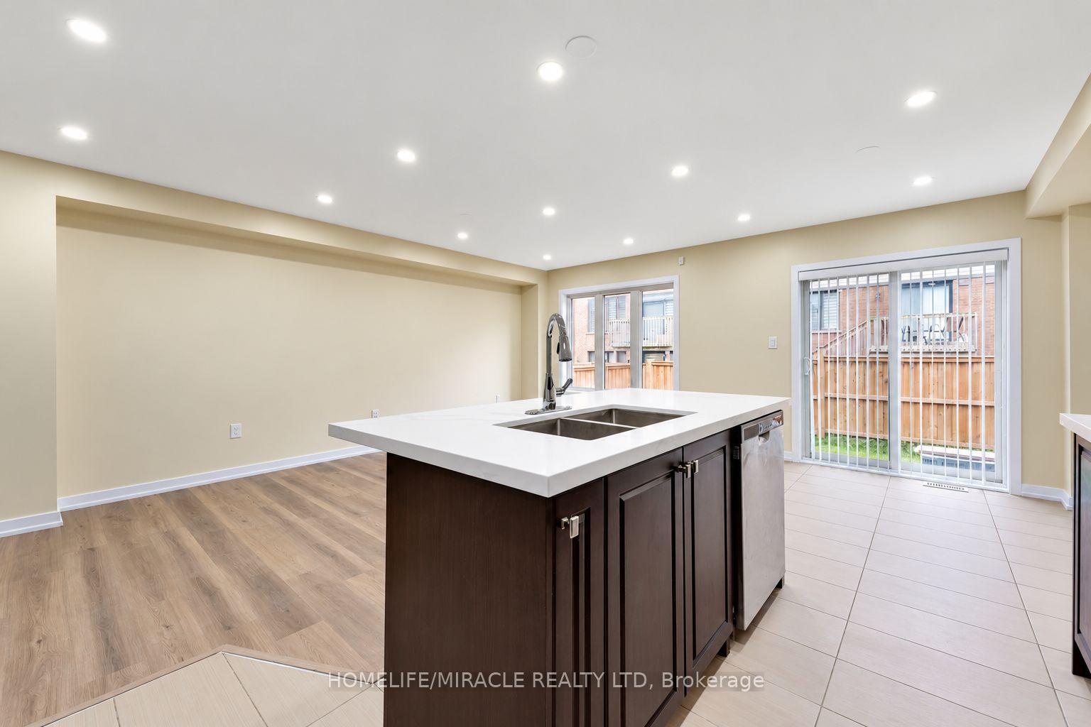 Photo 15 of 15 Bradshaw Drive, Hamilton, Stoney Creek Mountain — HOMEH