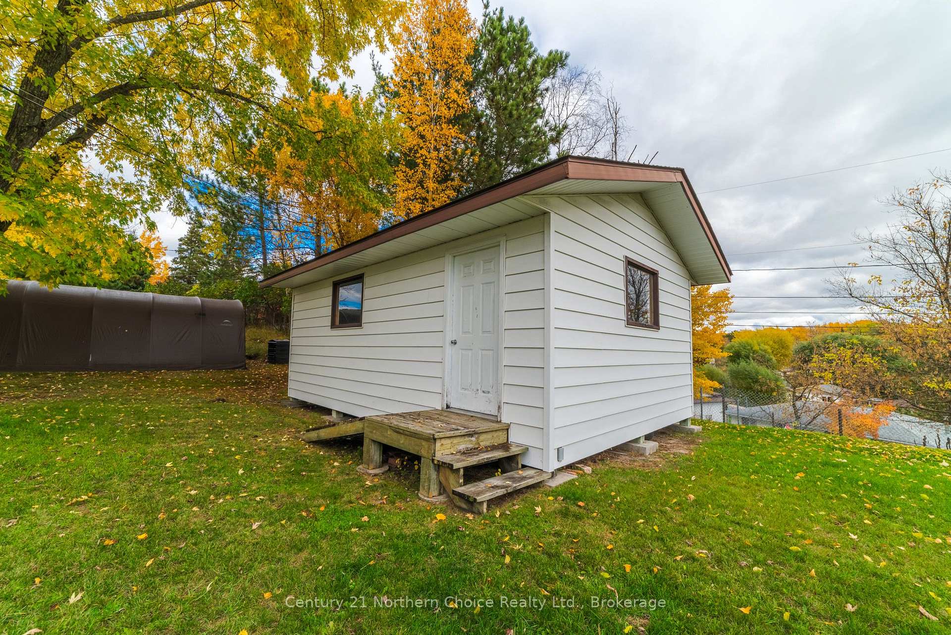 Photo 5 of 25 Cambrian Drive, Kenora, Amethyst — HOMEH