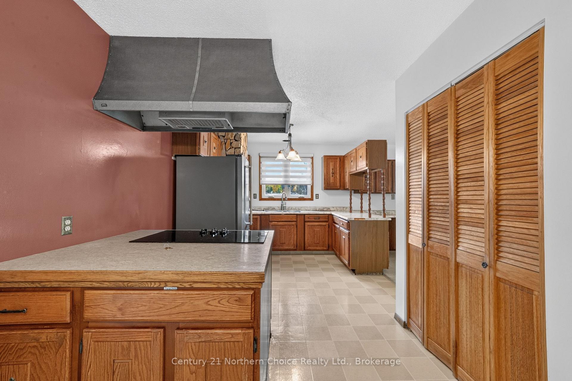 Photo 9 of 25 Cambrian Drive, Kenora, Amethyst — HOMEH