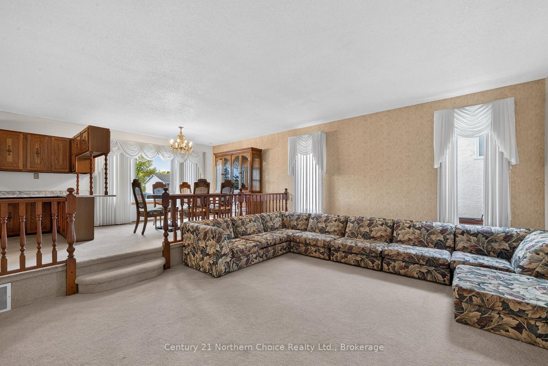 Photo 17 of 25 Cambrian Drive, Kenora, Amethyst — HOMEH