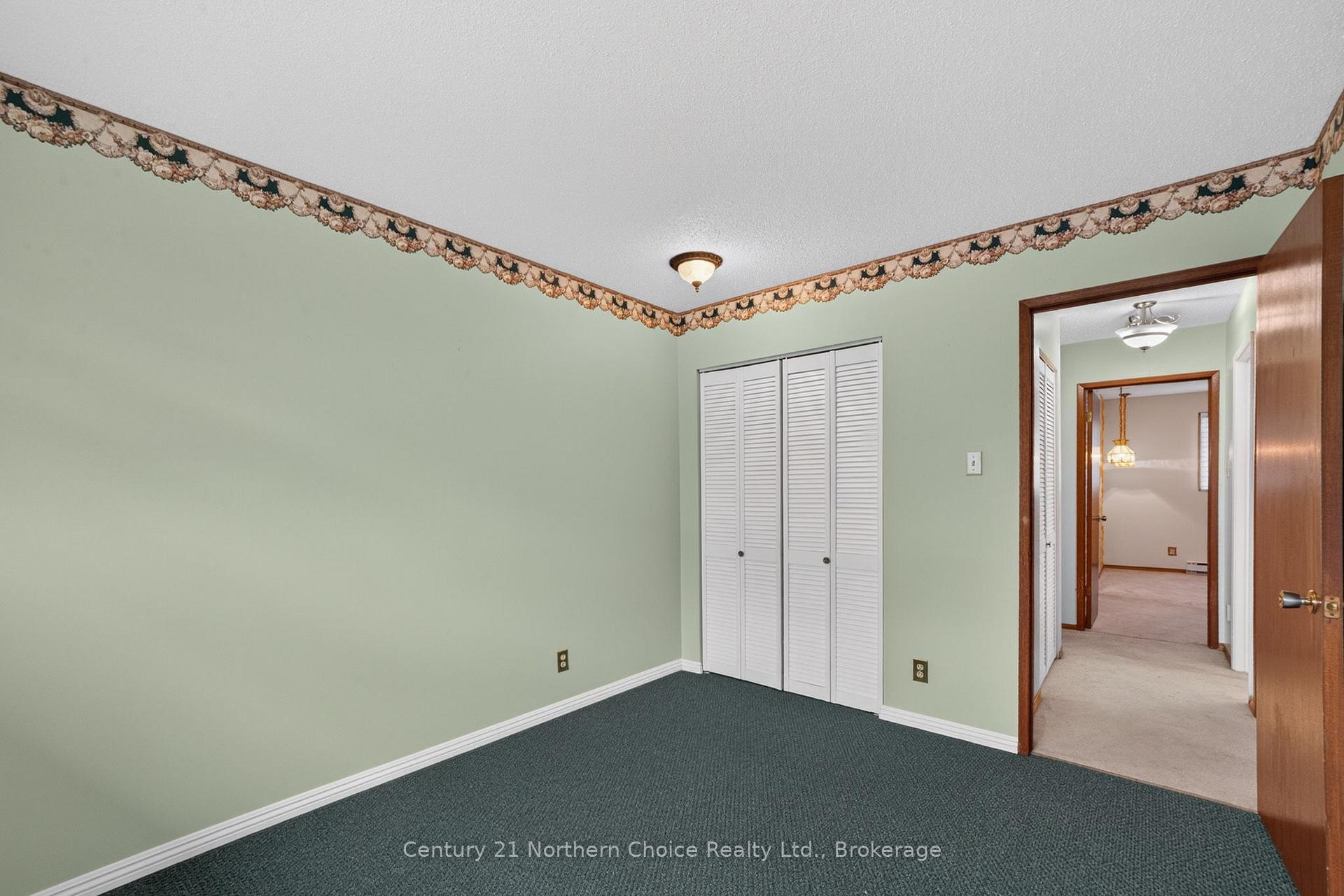 Photo 29 of 25 Cambrian Drive, Kenora, Amethyst — HOMEH