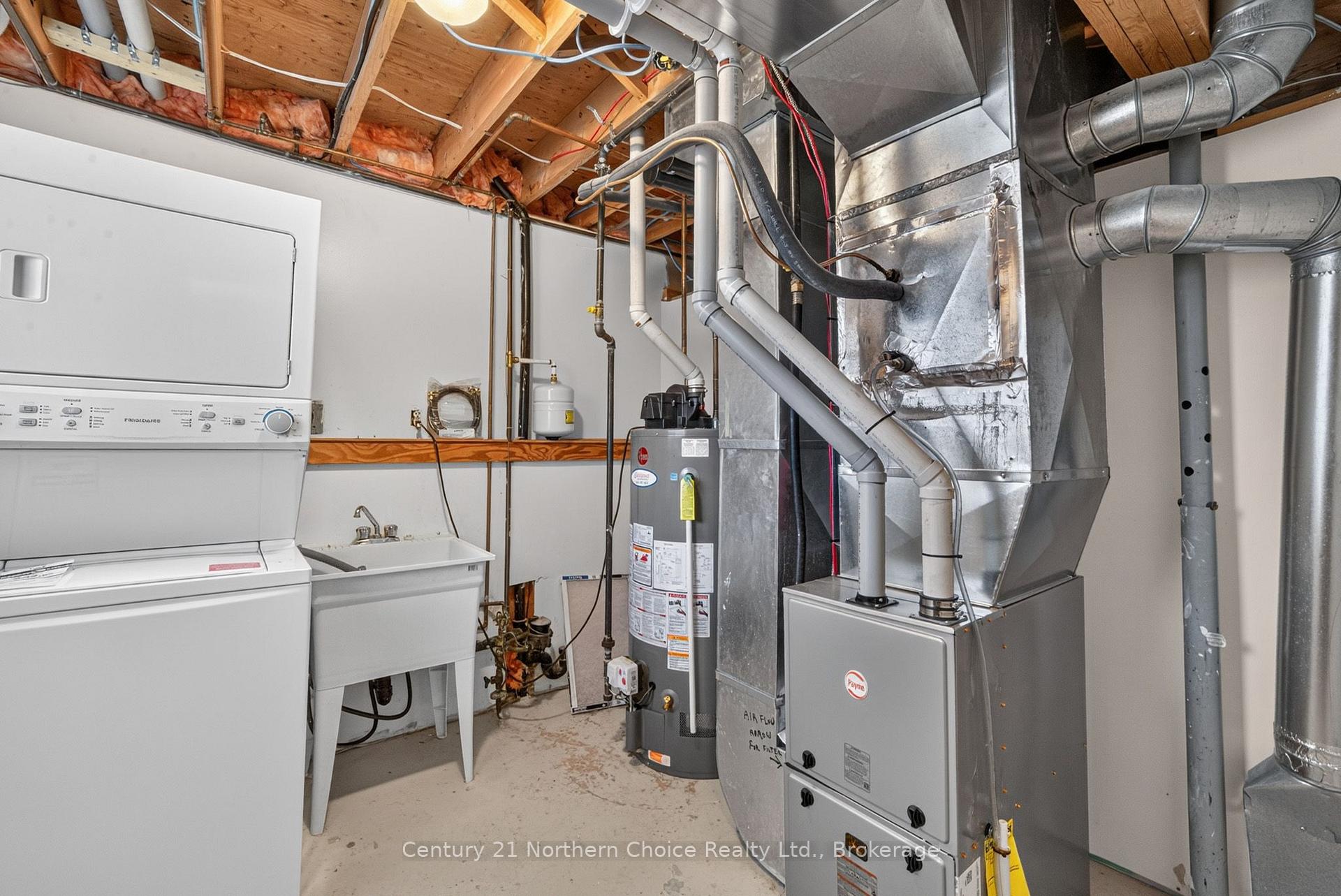 Photo 38 of 25 Cambrian Drive, Kenora, Amethyst — HOMEH