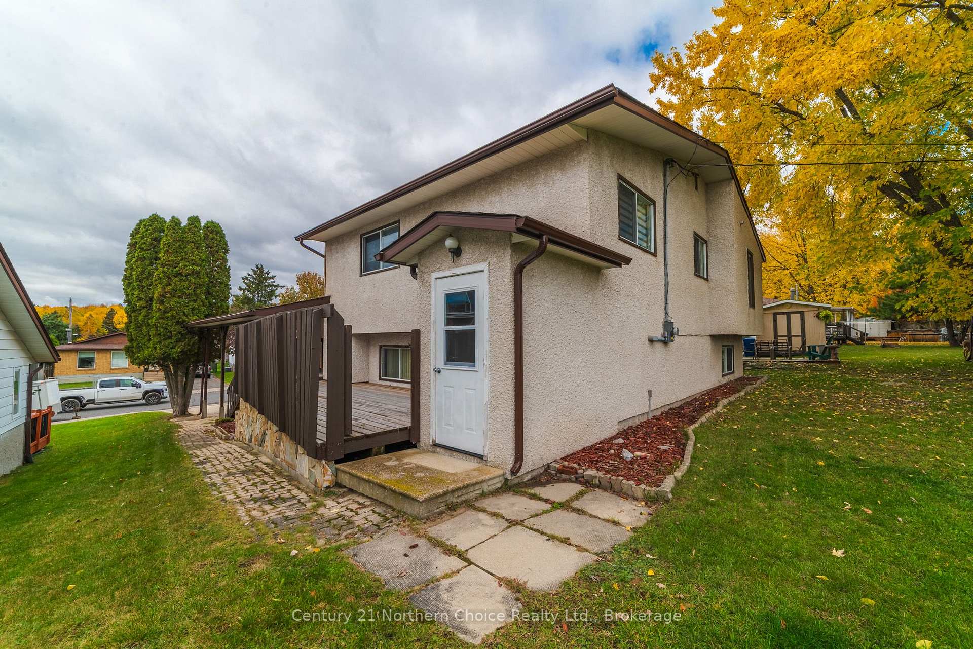 Photo 41 of 25 Cambrian Drive, Kenora, Amethyst — HOMEH