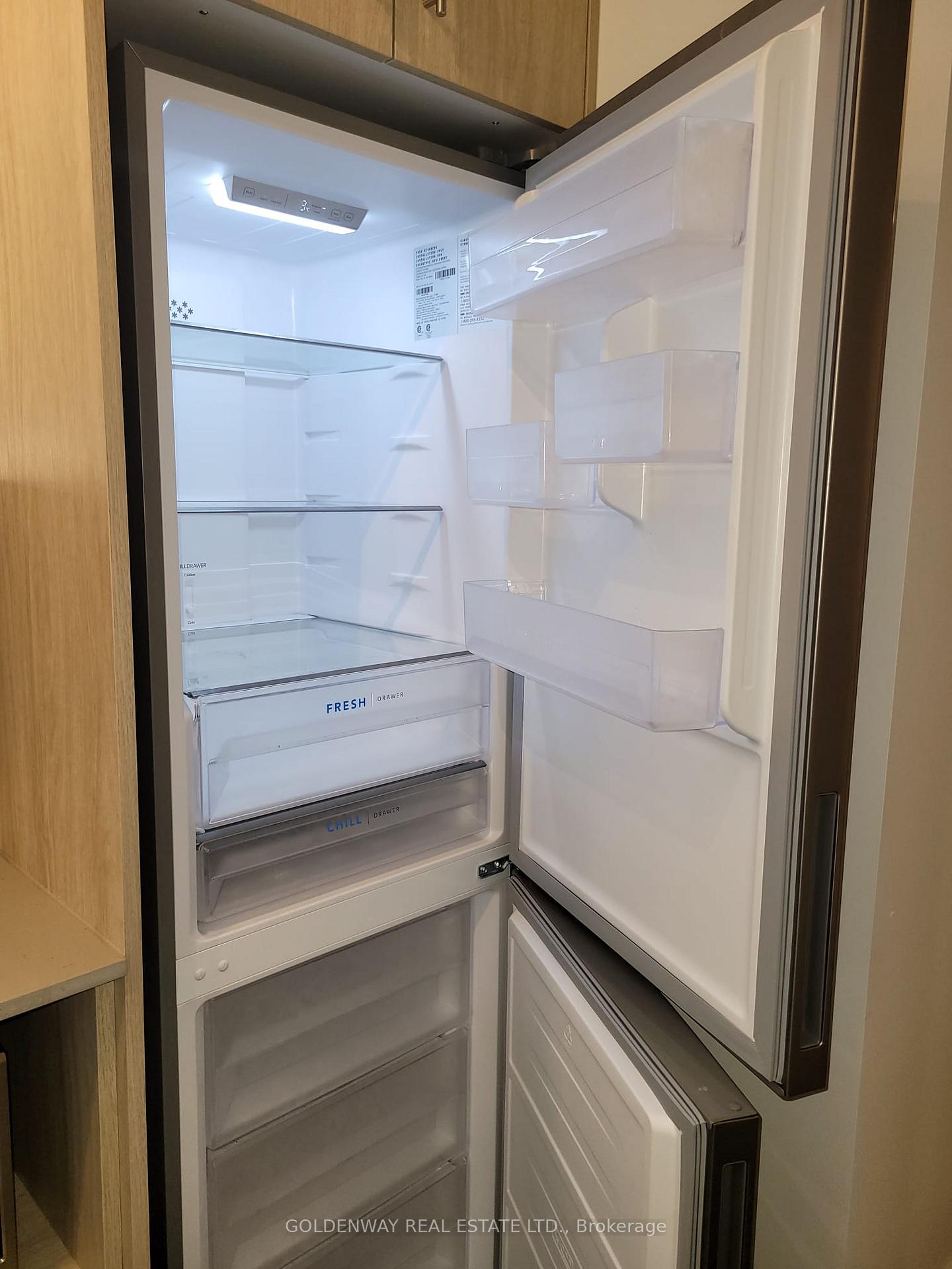 Photo 5 of Unit 901, 188 Fairview Mall Drive, North York, Don Valley Village — HOMEH