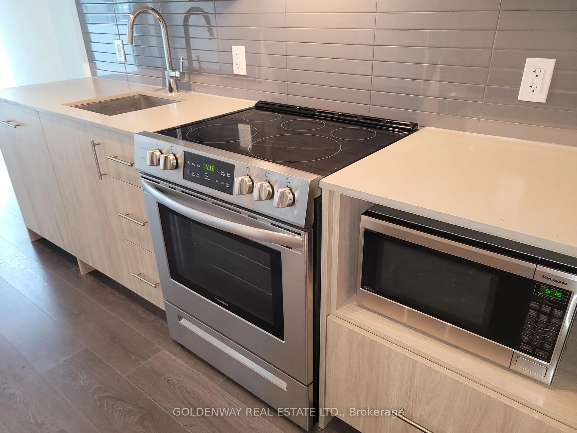 Photo 18 of Unit 901, 188 Fairview Mall Drive, North York, Don Valley Village — HOMEH