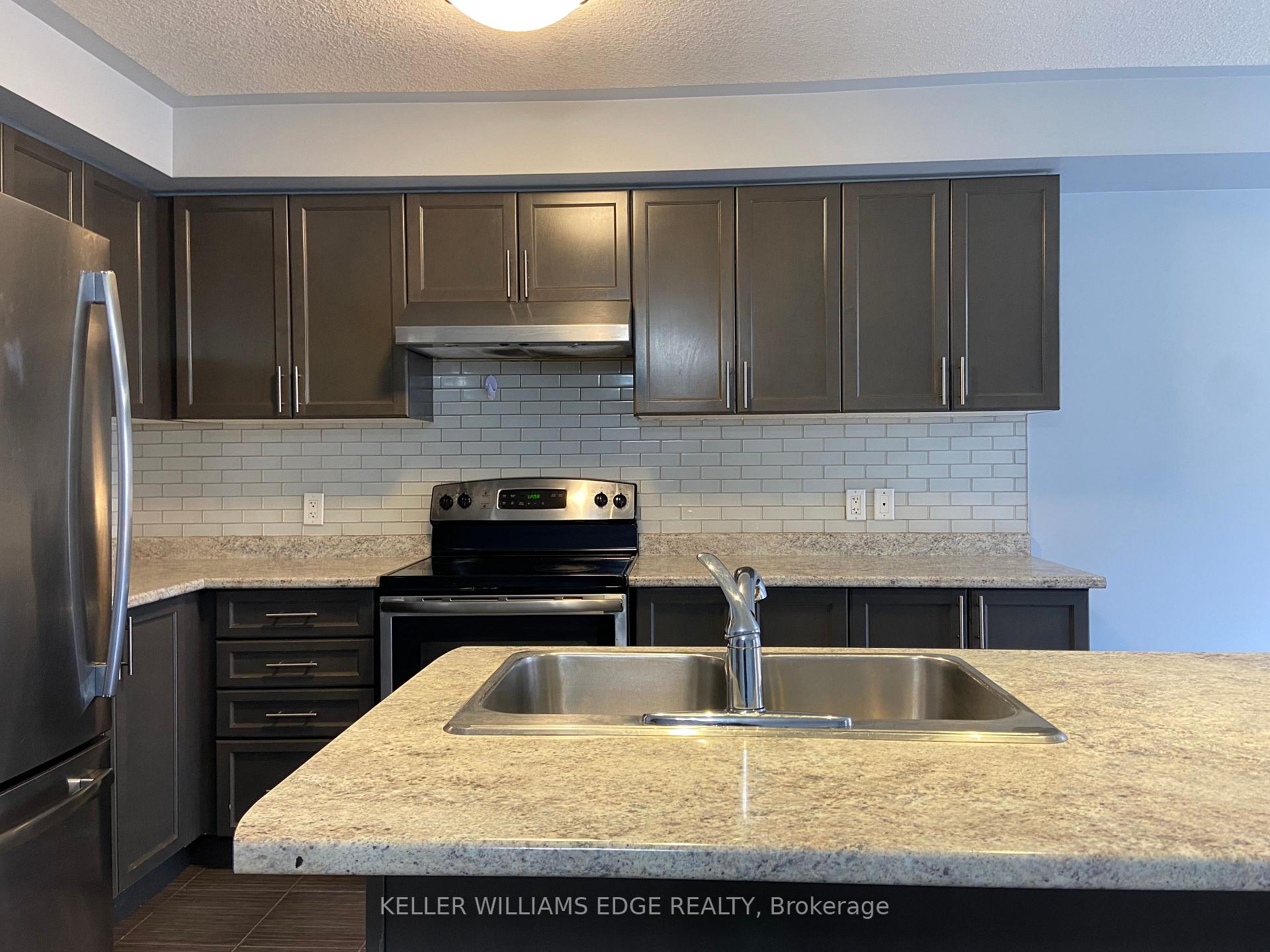 Photo 1 of 90 Bloom Crescent, Hamilton, Rural Glanbrook — HOMEH