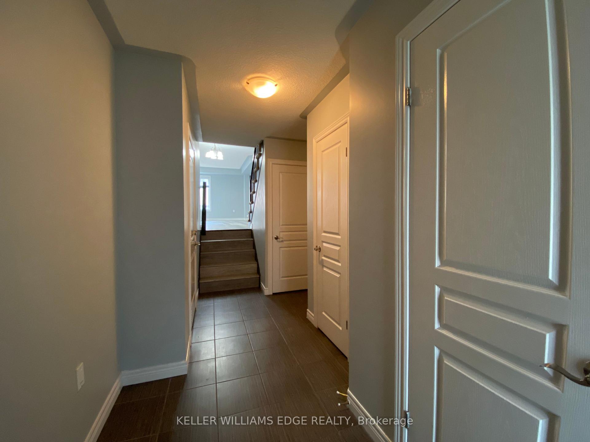 Photo 6 of 90 Bloom Crescent, Hamilton, Rural Glanbrook — HOMEH