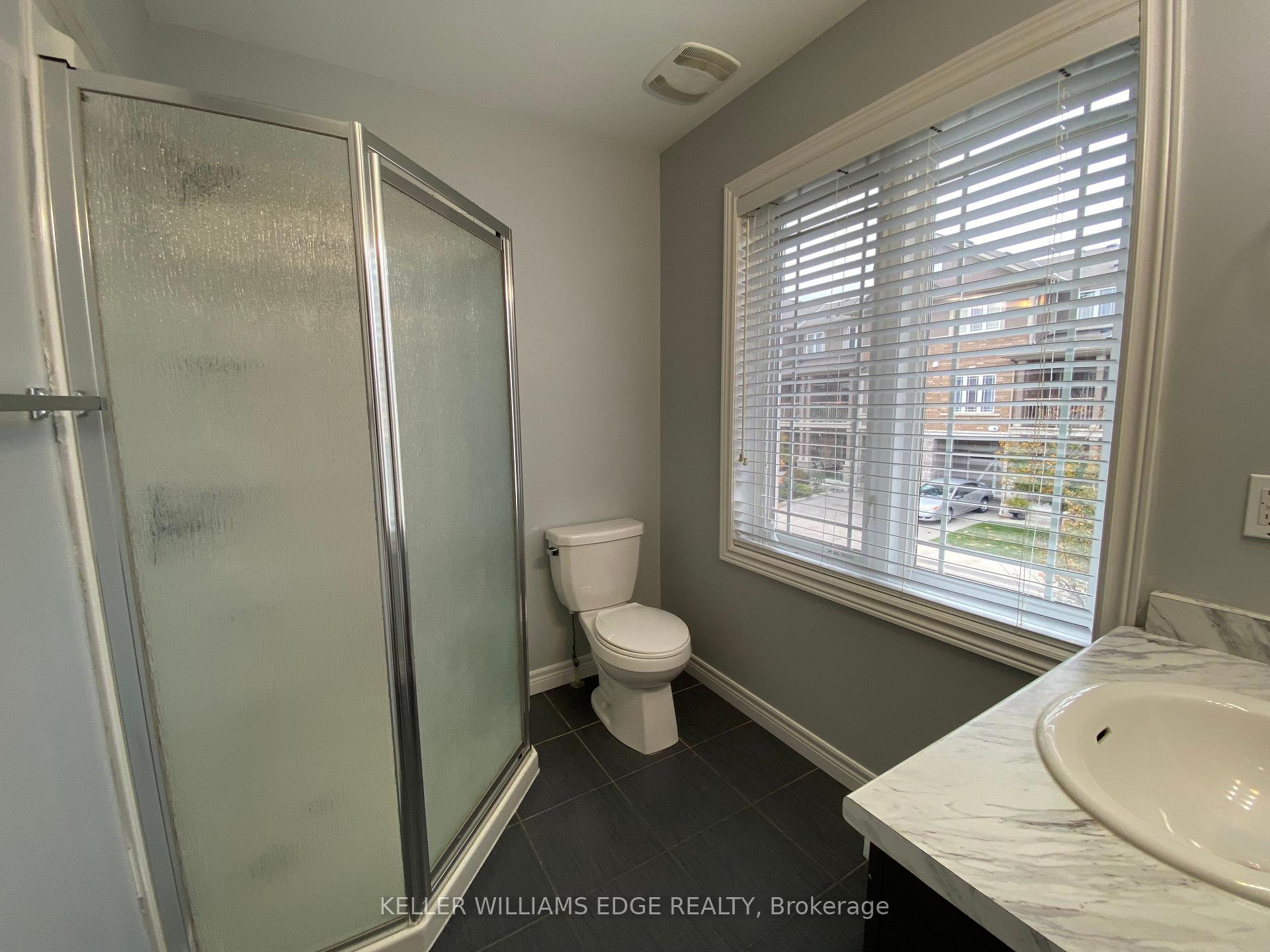 Photo 10 of 90 Bloom Crescent, Hamilton, Rural Glanbrook — HOMEH