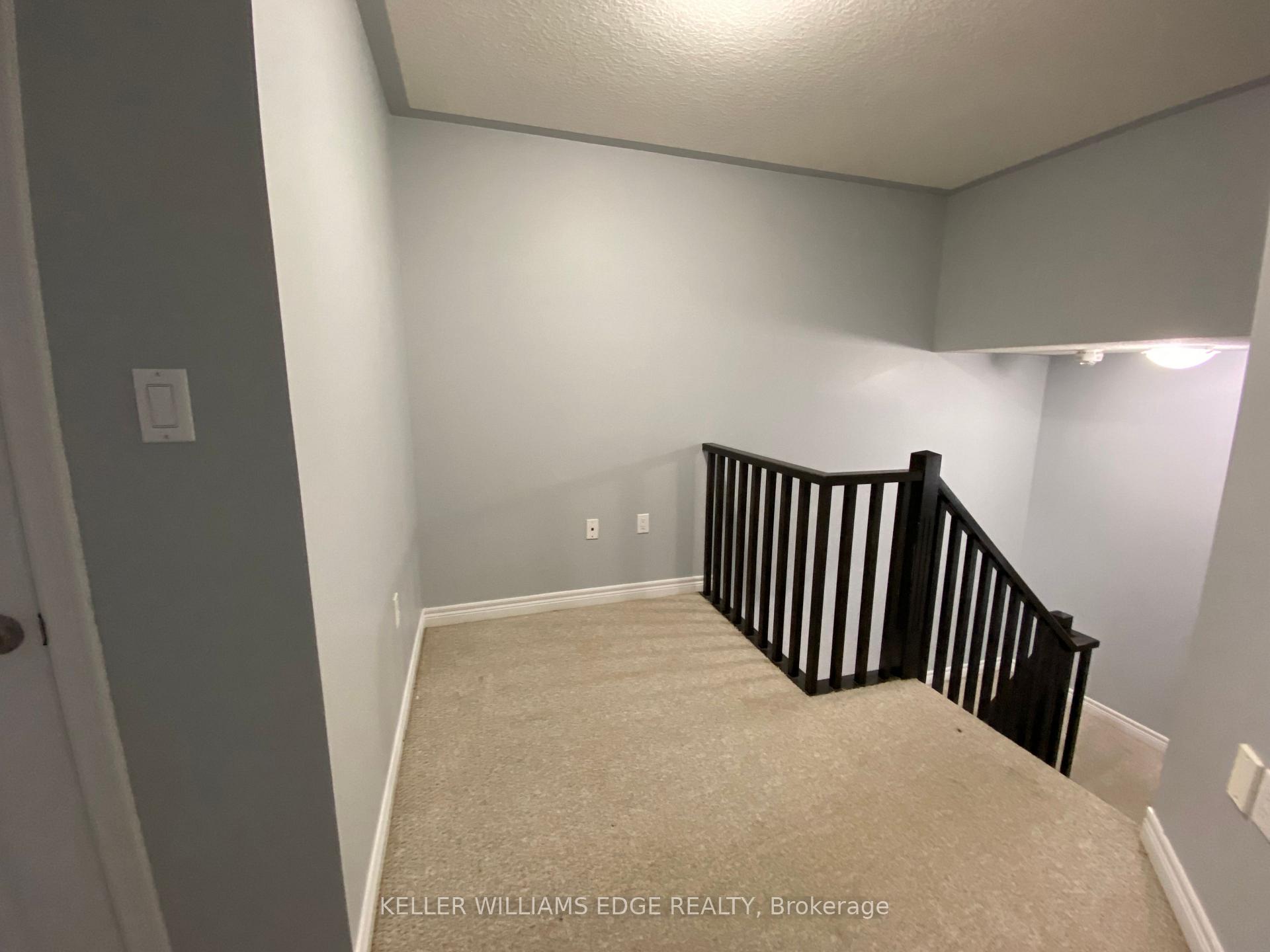 Photo 11 of 90 Bloom Crescent, Hamilton, Rural Glanbrook — HOMEH