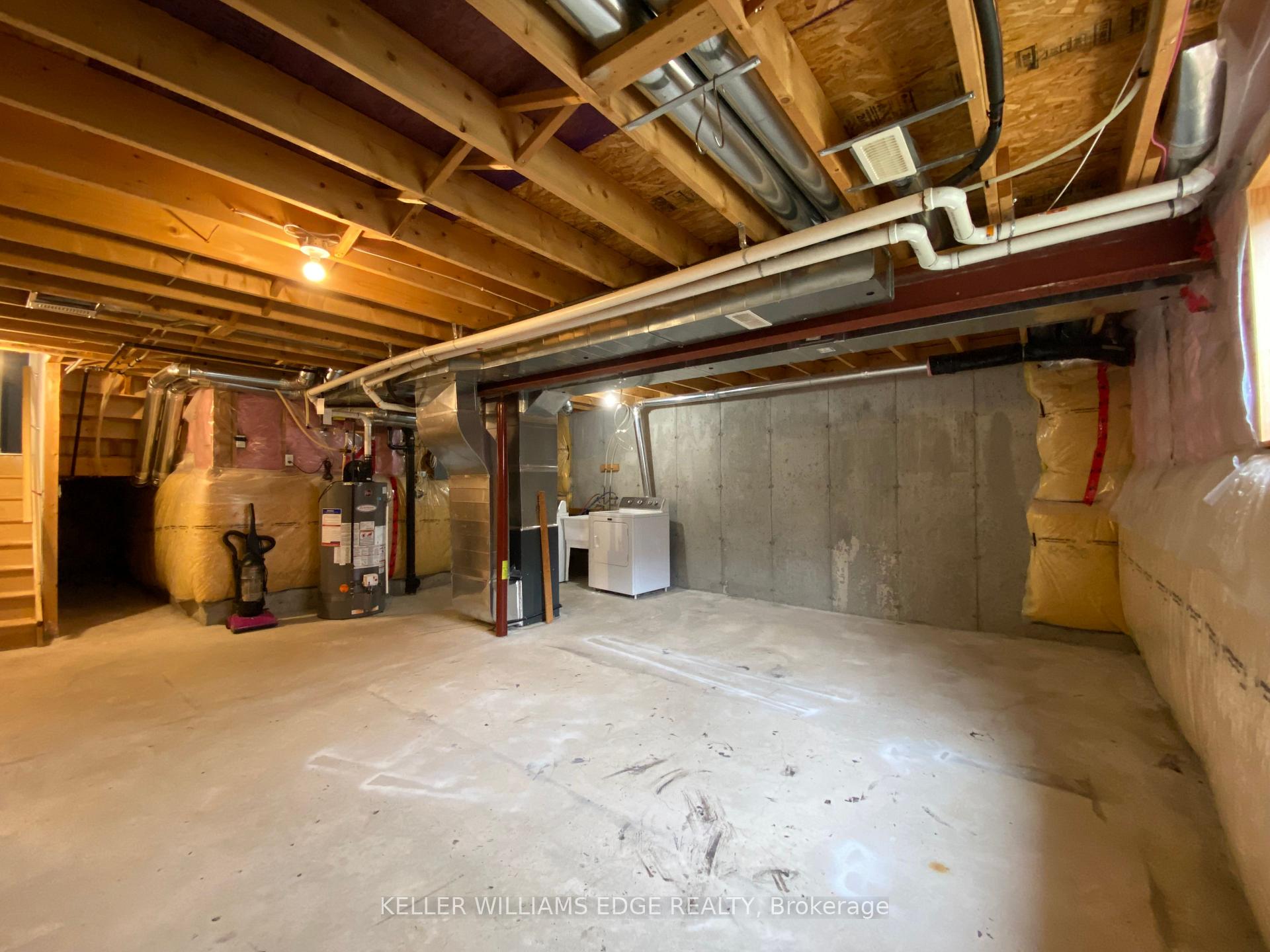 Photo 17 of 90 Bloom Crescent, Hamilton, Rural Glanbrook — HOMEH