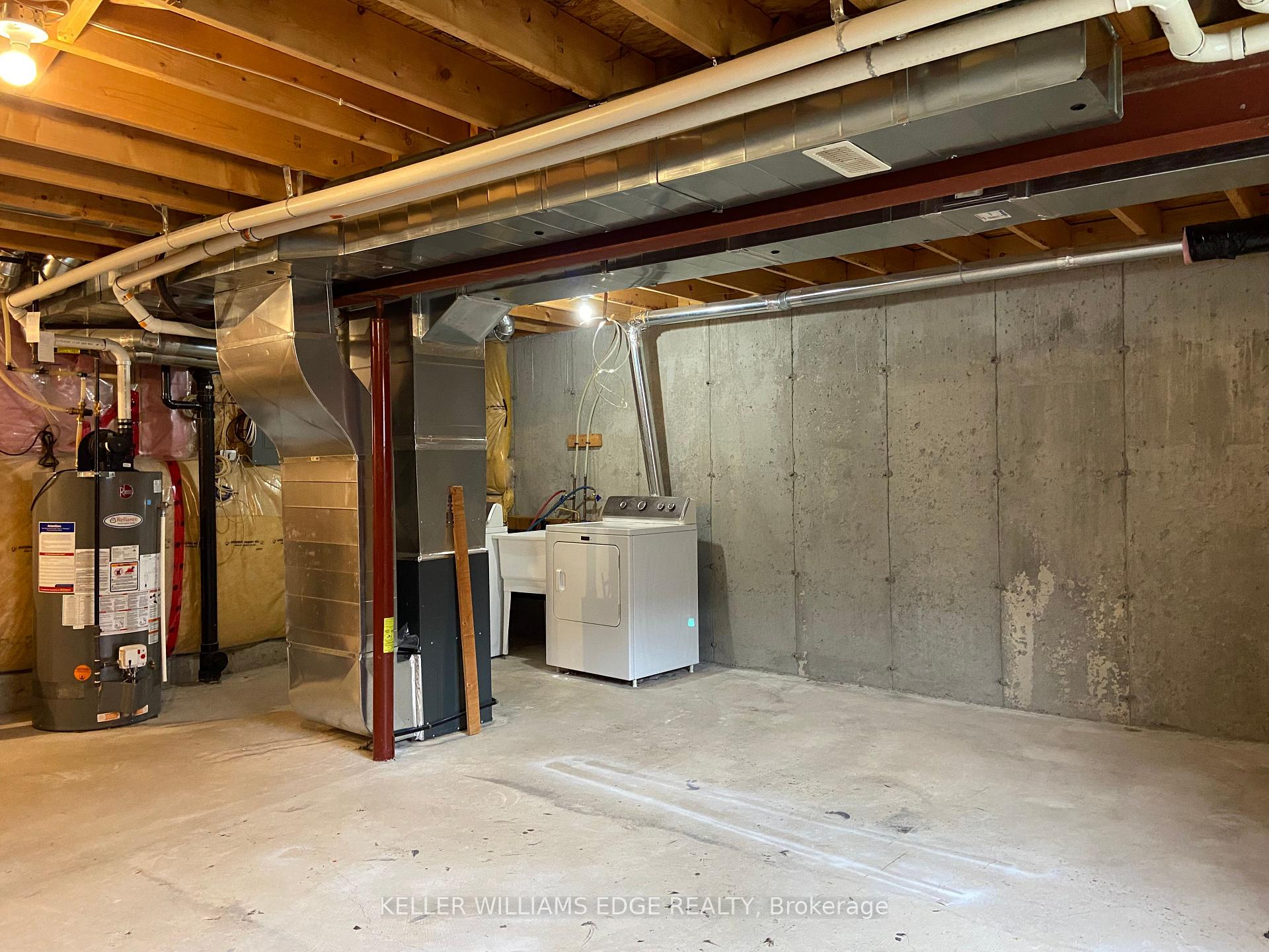 Photo 18 of 90 Bloom Crescent, Hamilton, Rural Glanbrook — HOMEH