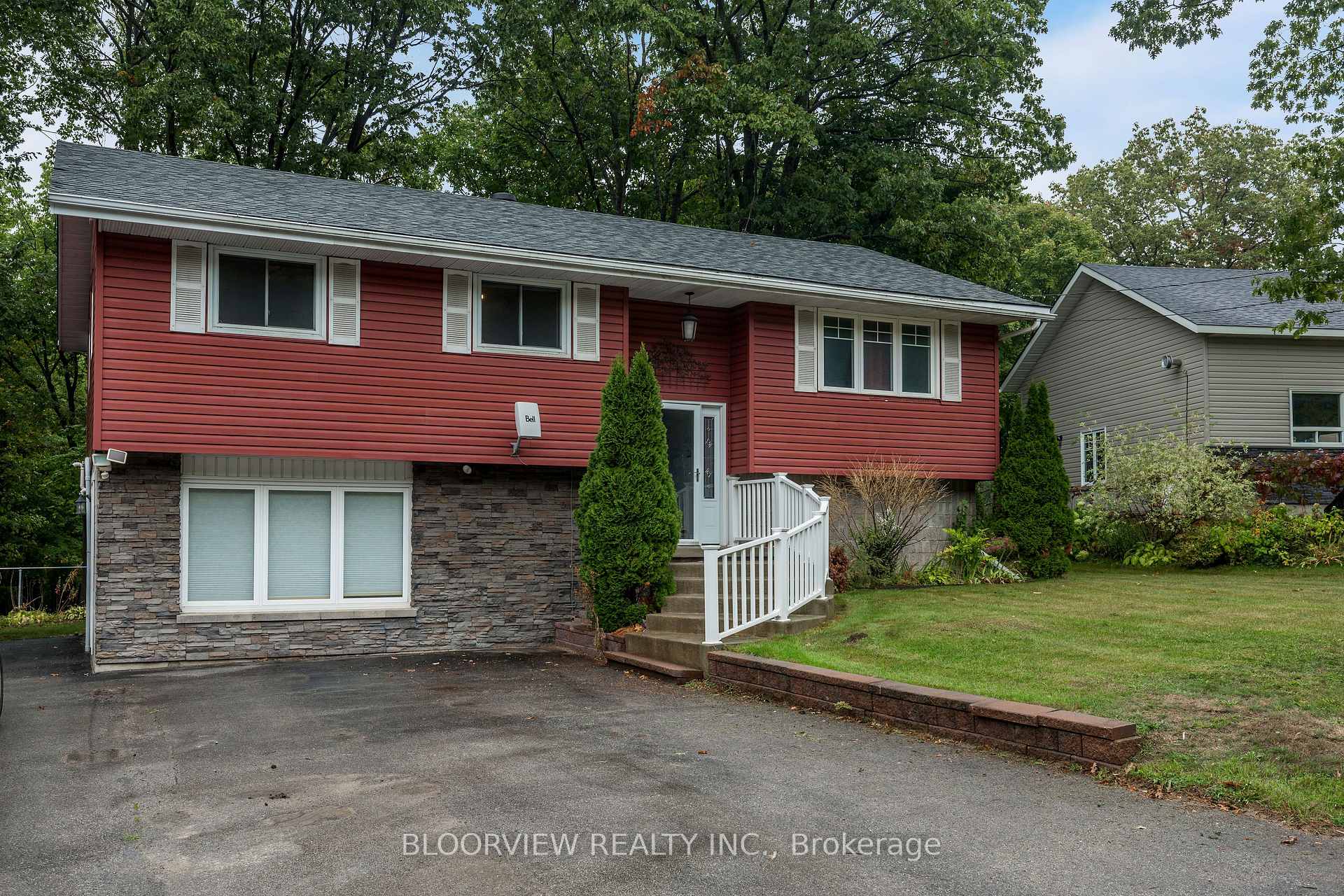 Photo 3 of 9467 County 93 Road, Midland — HOMEH