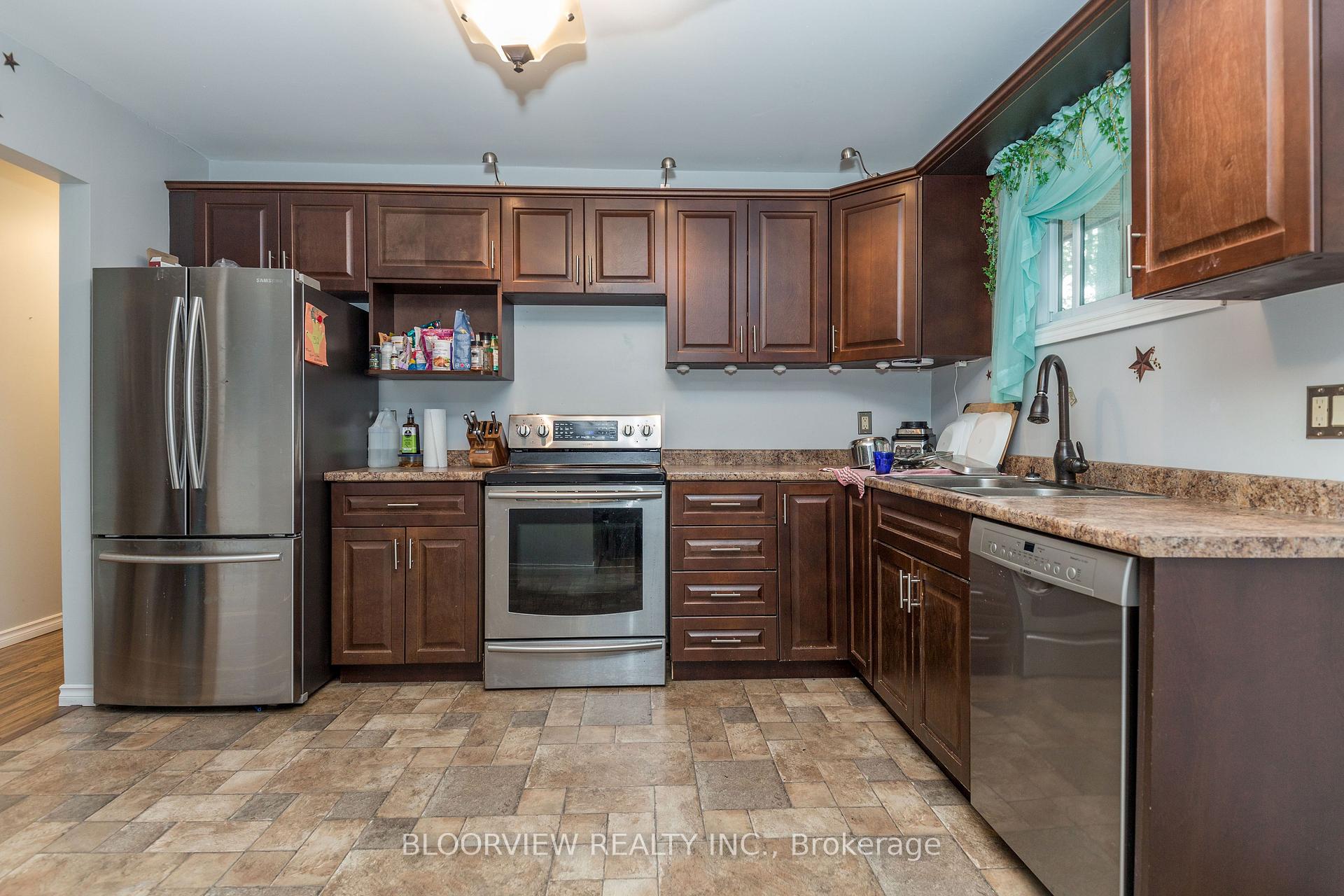 Photo 11 of 9467 County 93 Road, Midland — HOMEH