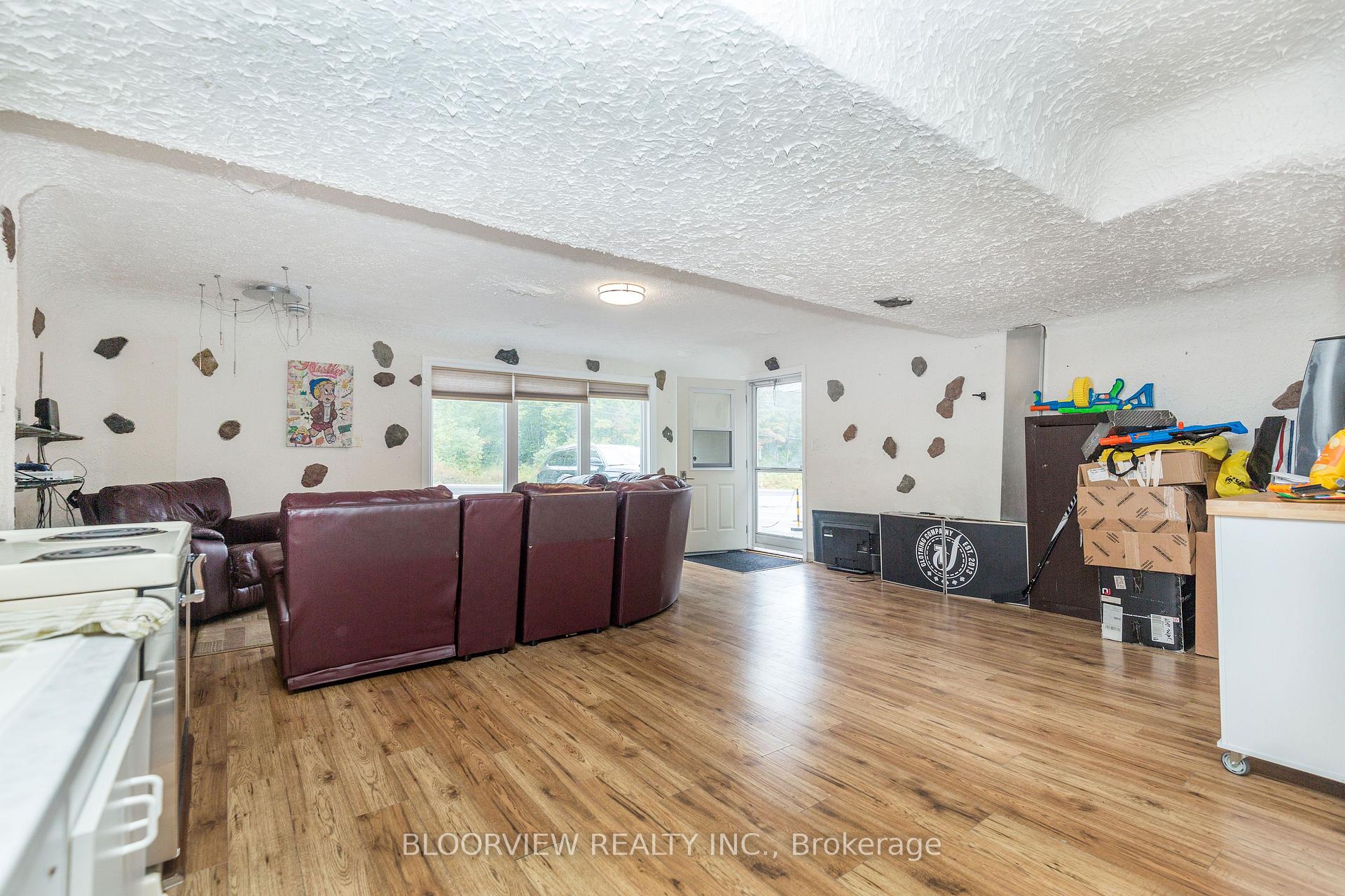 Photo 21 of 9467 County 93 Road, Midland — HOMEH