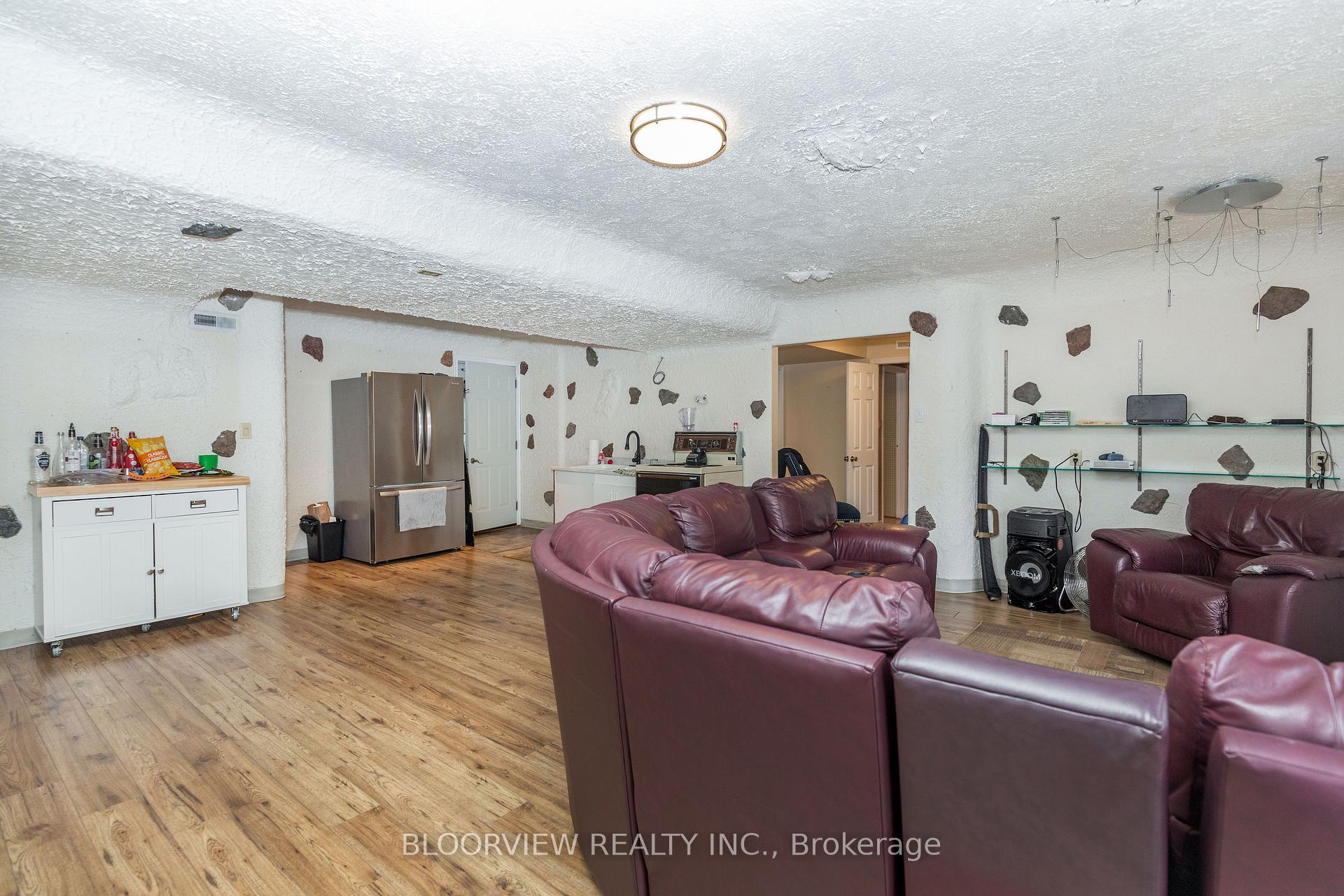 Photo 22 of 9467 County 93 Road, Midland — HOMEH