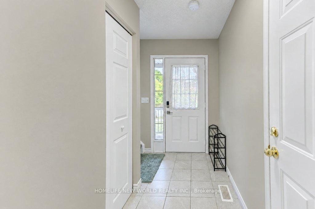 Photo 3 of 561 Dansbury Drive, Waterloo — HOMEH