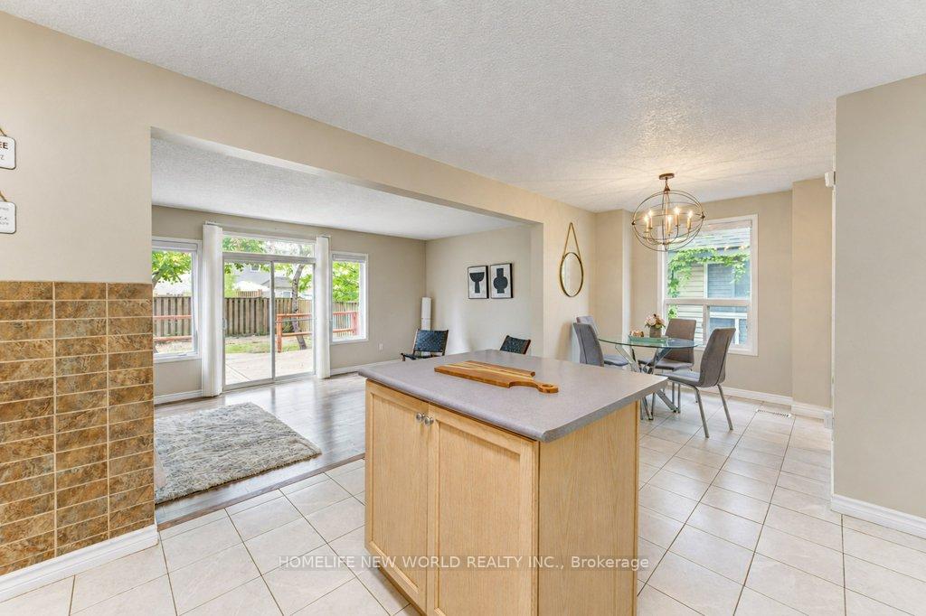 Photo 4 of 561 Dansbury Drive, Waterloo — HOMEH