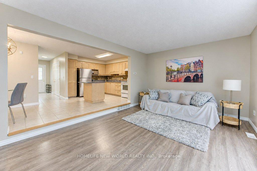 Photo 7 of 561 Dansbury Drive, Waterloo — HOMEH