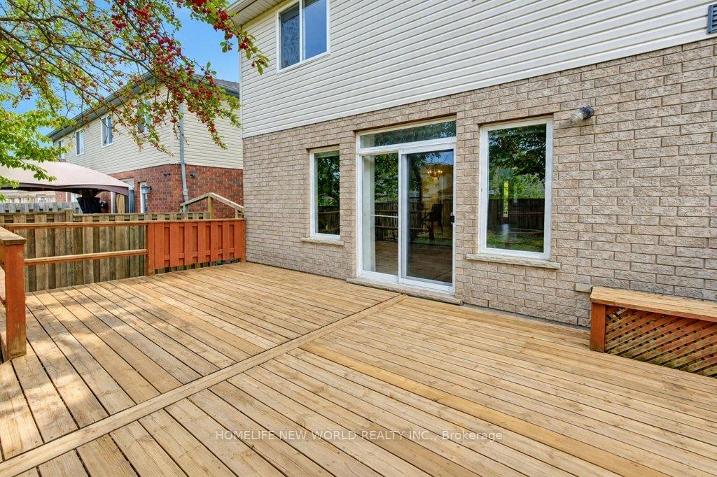 Photo 19 of 561 Dansbury Drive, Waterloo — HOMEH