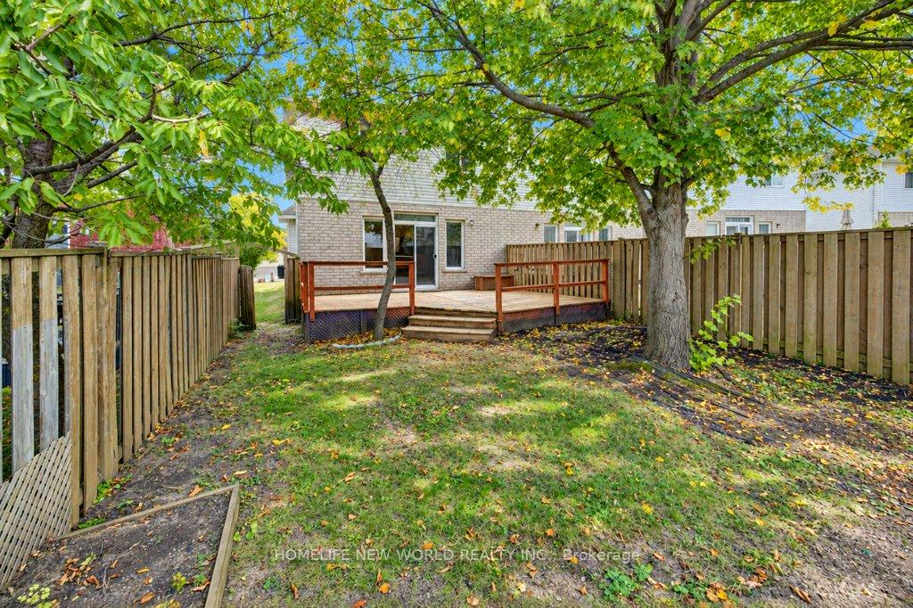 Photo 20 of 561 Dansbury Drive, Waterloo — HOMEH