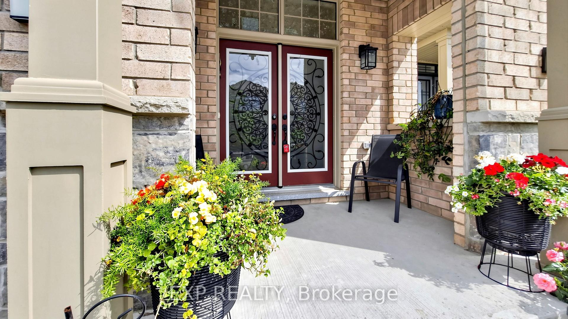 Photo 3 of 34 Buttonleaf Crescent, Whitchurch-Stouffville, Stouffville — HOMEH