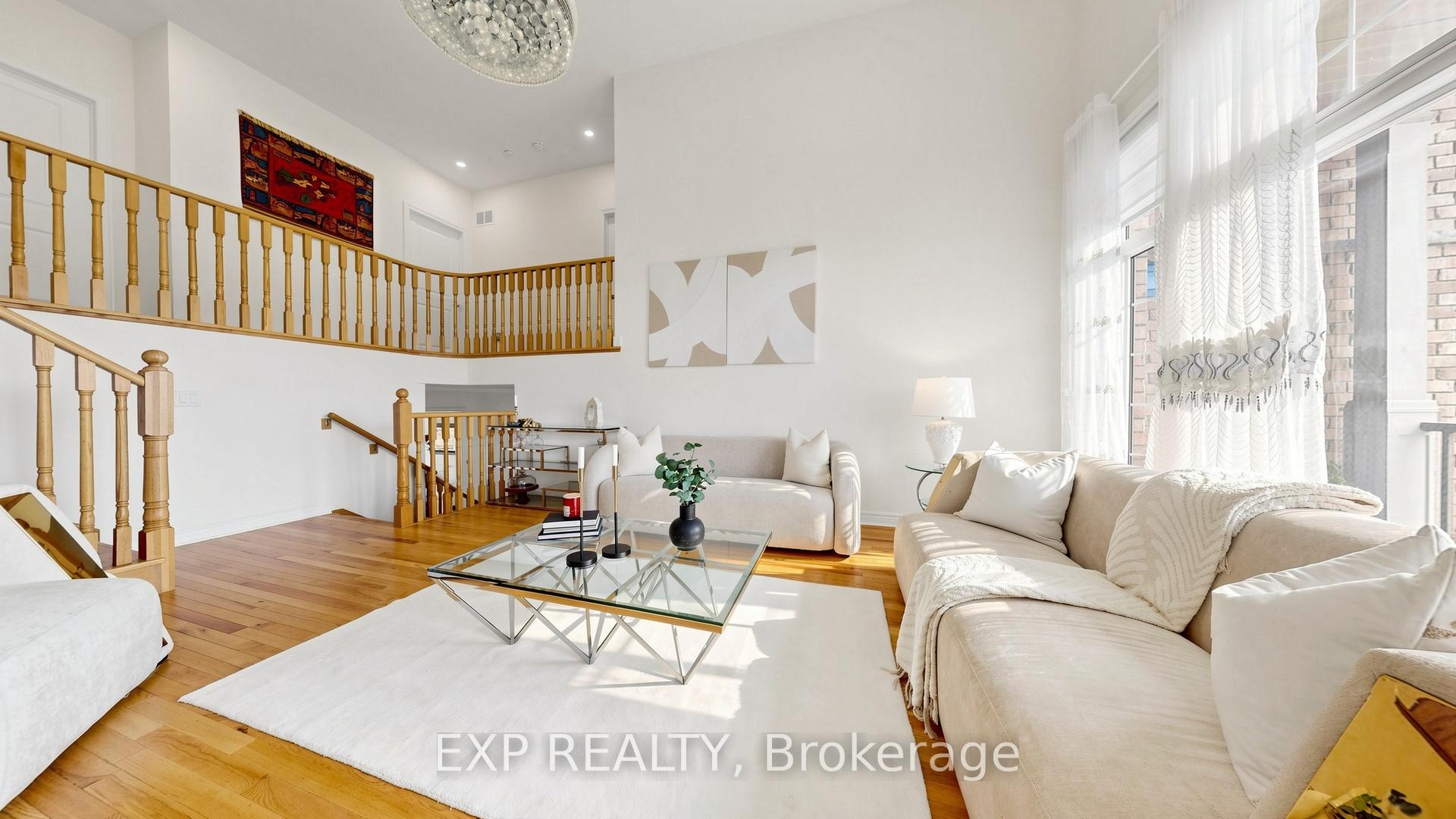 Photo 8 of 34 Buttonleaf Crescent, Whitchurch-Stouffville, Stouffville — HOMEH