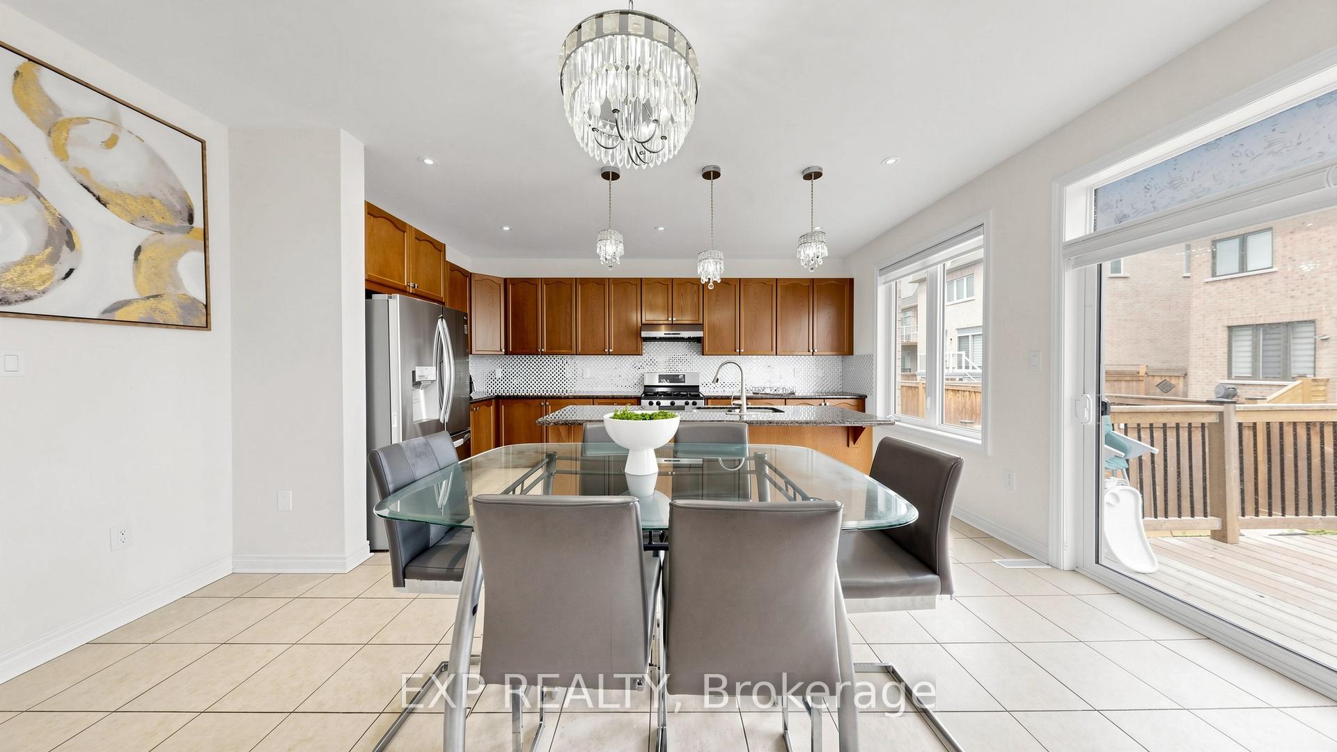 Photo 17 of 34 Buttonleaf Crescent, Whitchurch-Stouffville, Stouffville — HOMEH