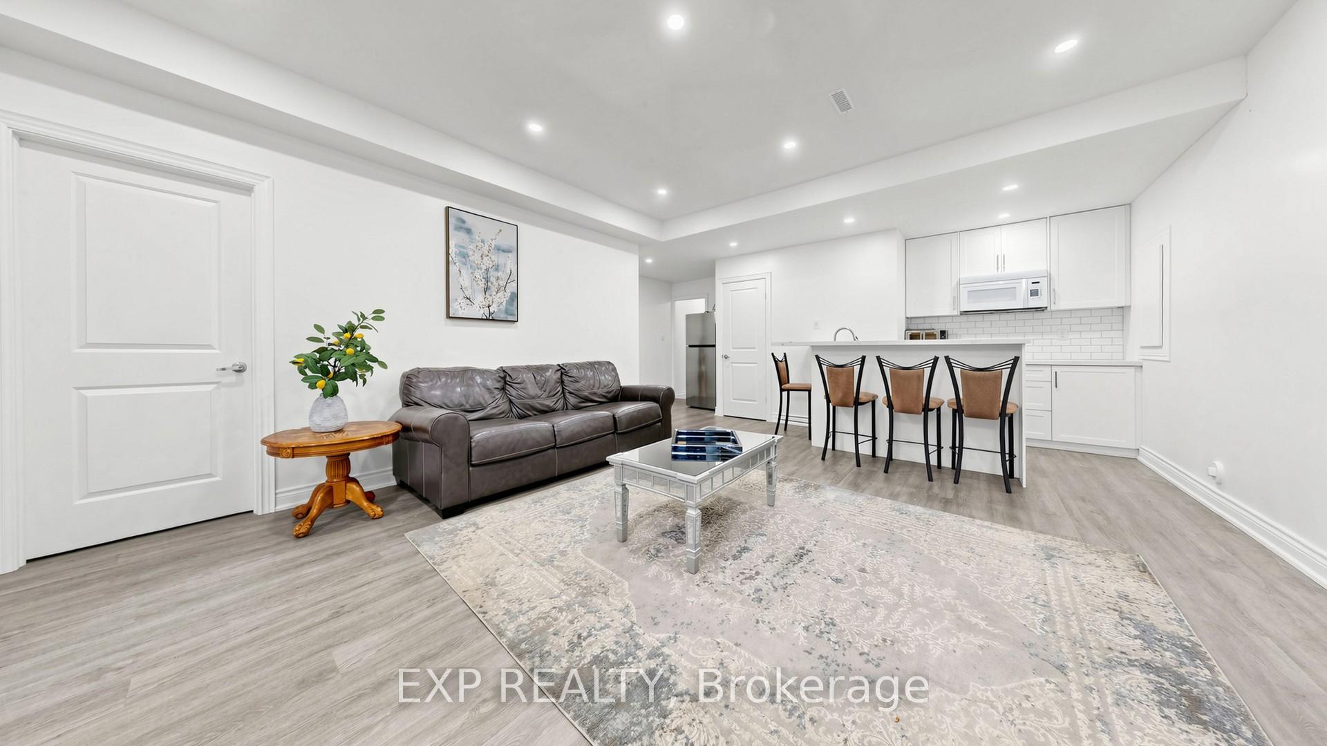 Photo 31 of 34 Buttonleaf Crescent, Whitchurch-Stouffville, Stouffville — HOMEH