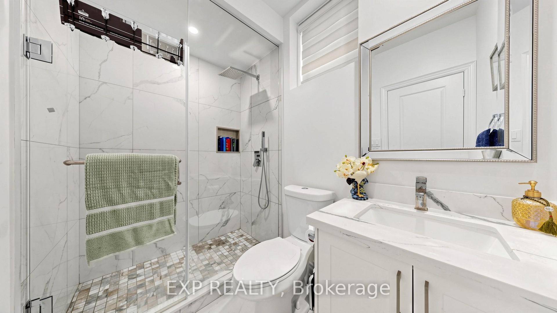 Photo 37 of 34 Buttonleaf Crescent, Whitchurch-Stouffville, Stouffville — HOMEH