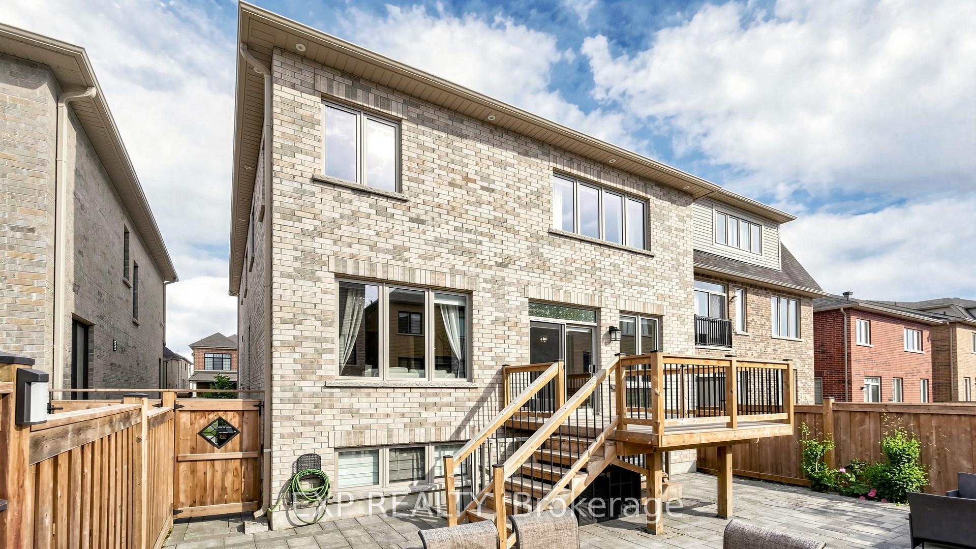 Photo 39 of 34 Buttonleaf Crescent, Whitchurch-Stouffville, Stouffville — HOMEH
