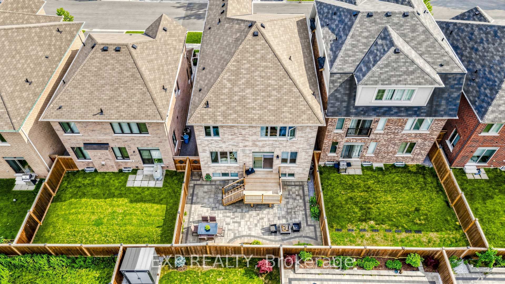 Photo 41 of 34 Buttonleaf Crescent, Whitchurch-Stouffville, Stouffville — HOMEH