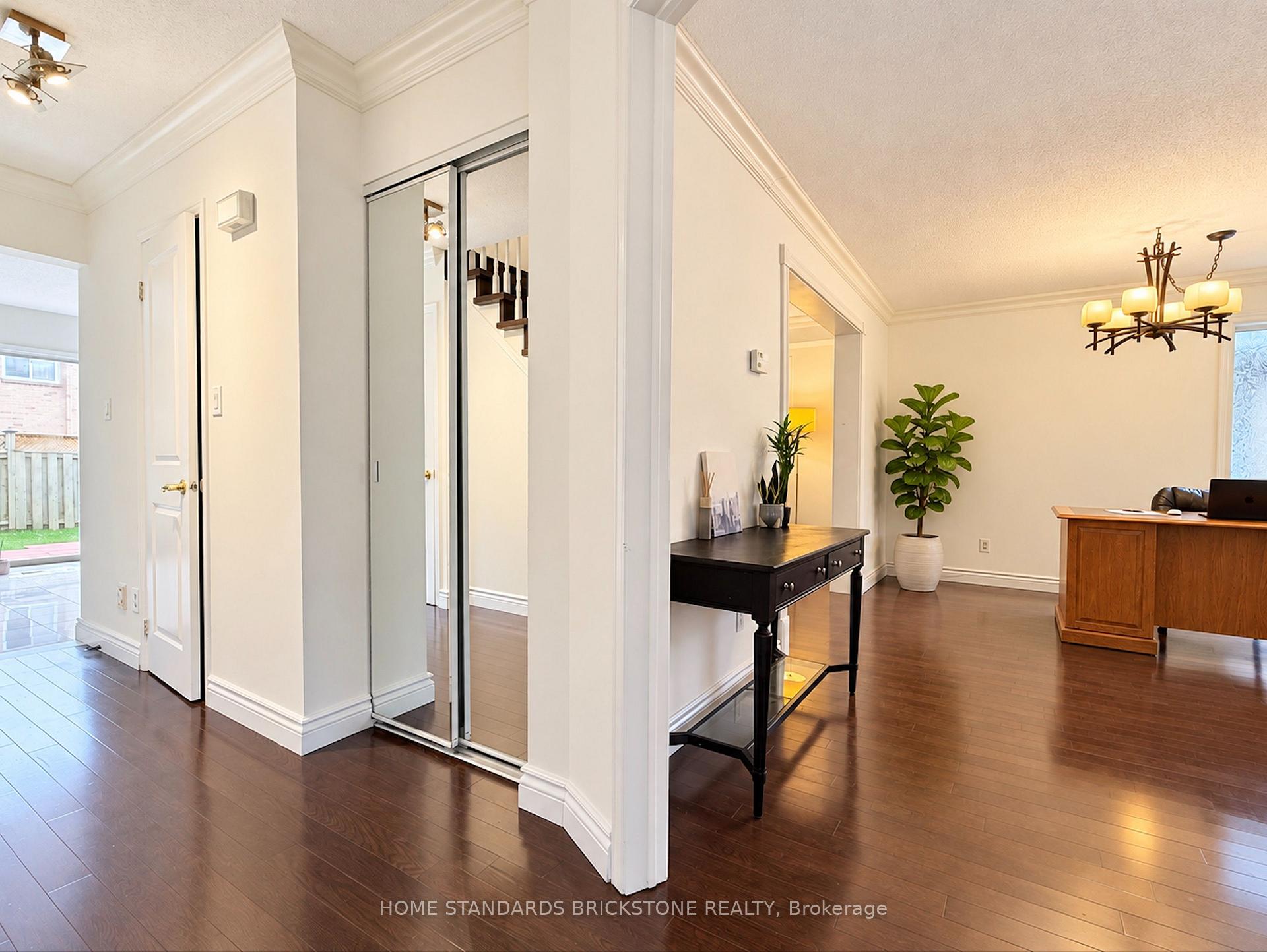 Photo 3 of 171 Brownridge Drive, Vaughan, Brownridge — HOMEH