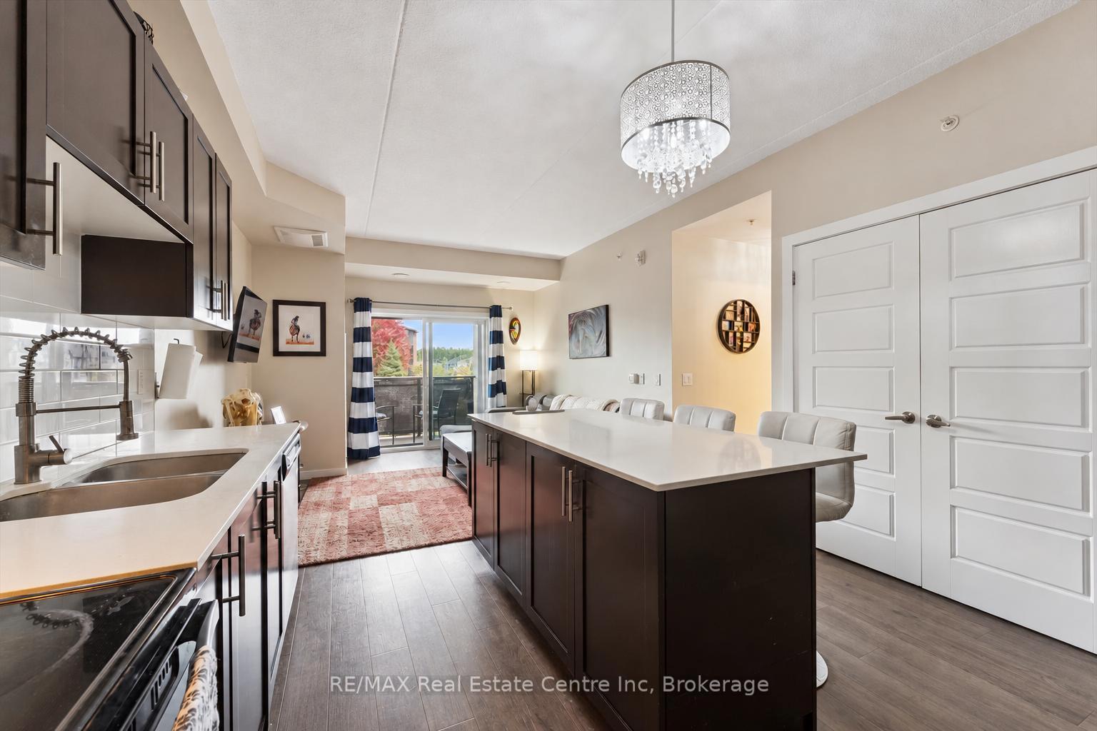 Photo 3 of Unit 103, 25 Kay Crescent, Guelph, Pineridge/Westminster Woods — HOMEH